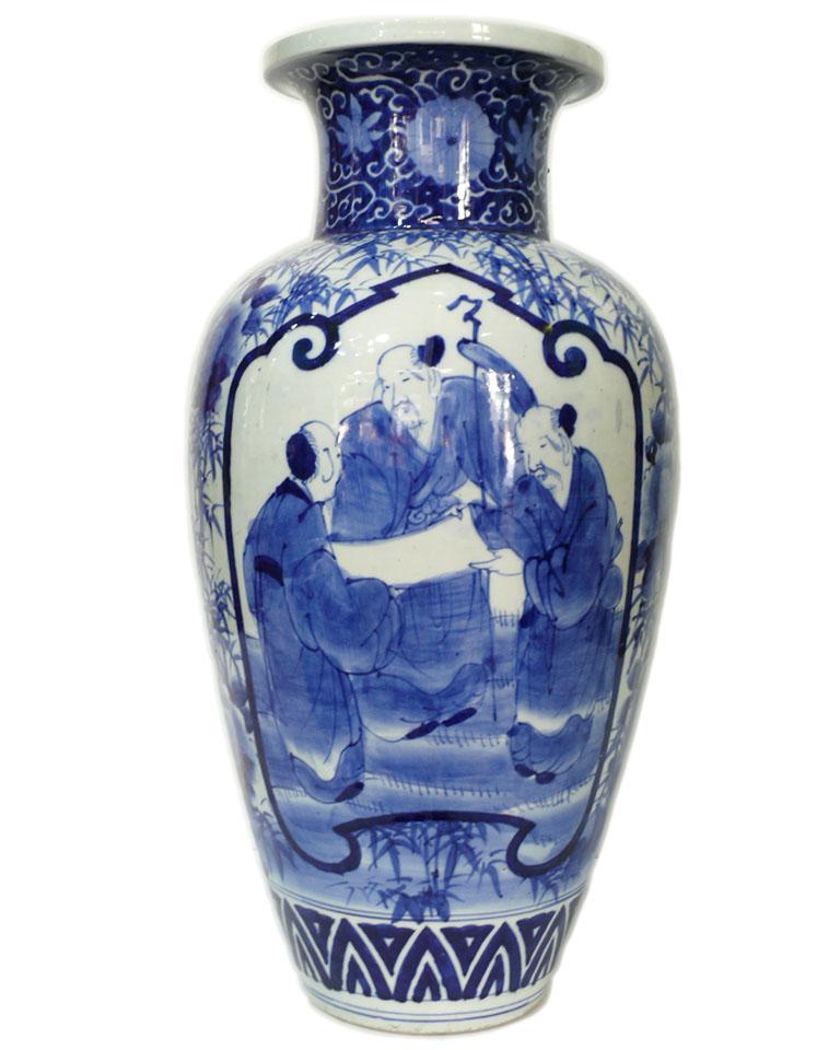 Chinese Qing Dynasty Vase In Good Condition For Sale In Buenos Aires, Argentina