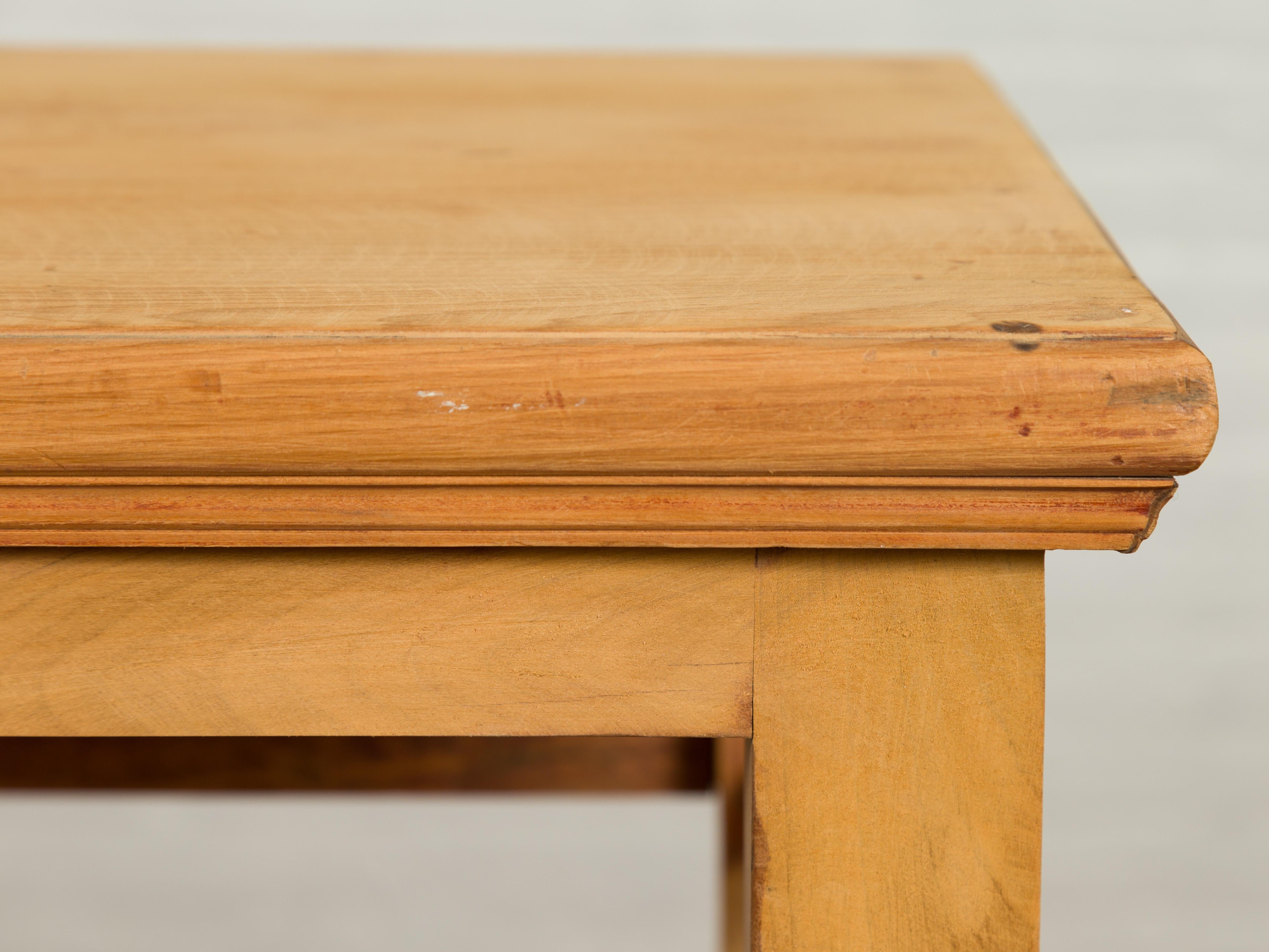 Qing Dynasty Wooden Console Table with Pillar-Shaped Strut Motifs For Sale 1