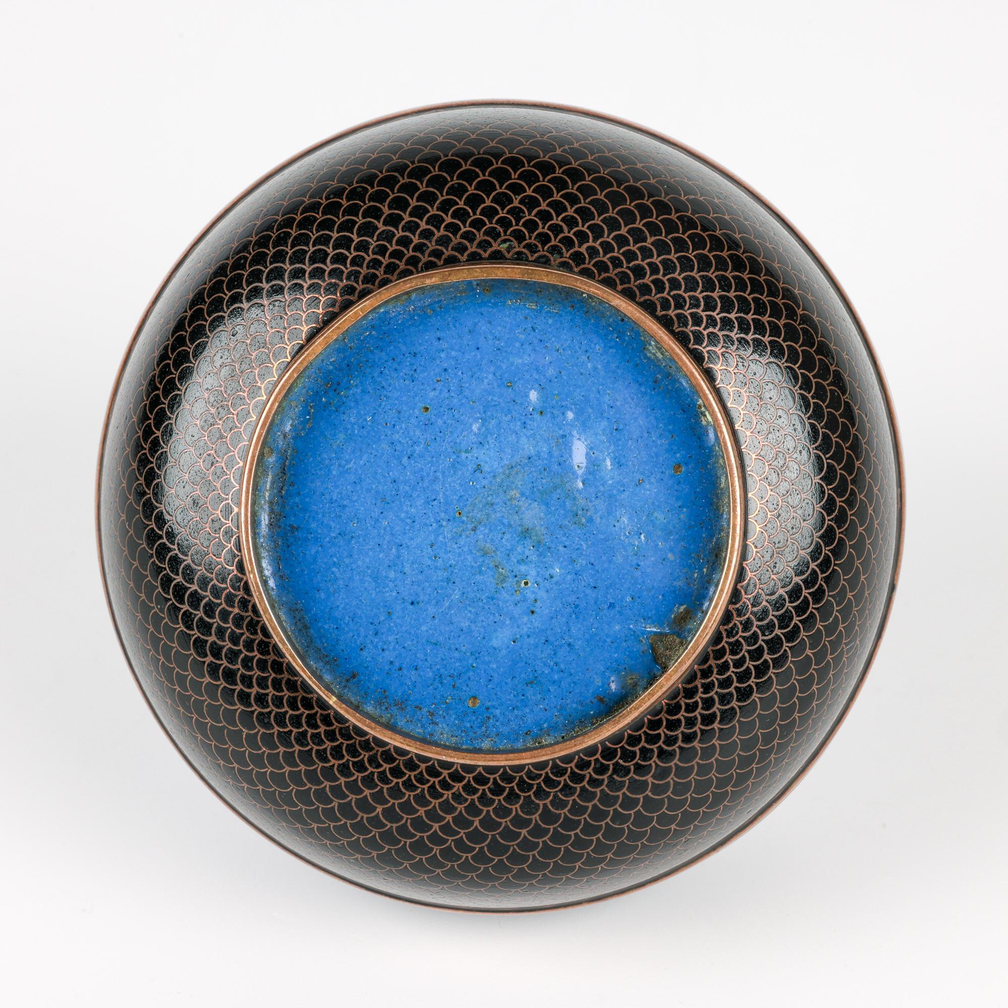 Contenitore cinese Qing con coperchio in cloisonne nero di alta qualità in vendita 4