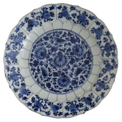 Chinesisches Qing Kangxi-Porzellan-Teller mit blauem und weißem Markierung und Periode PL4, um 1680