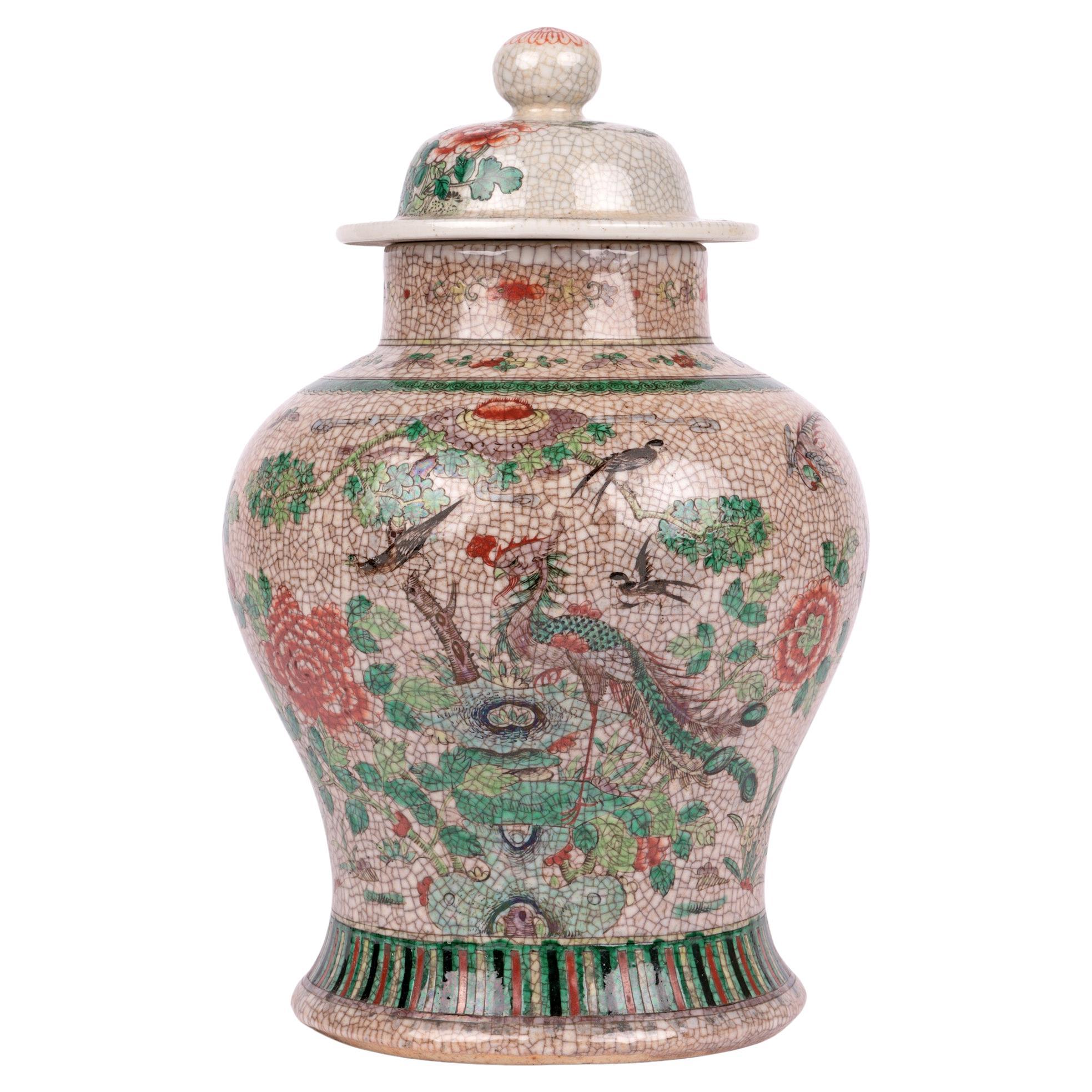 Grand pot à couvercle en porcelaine émaillée avec oiseaux de style craquelé chinois Qing