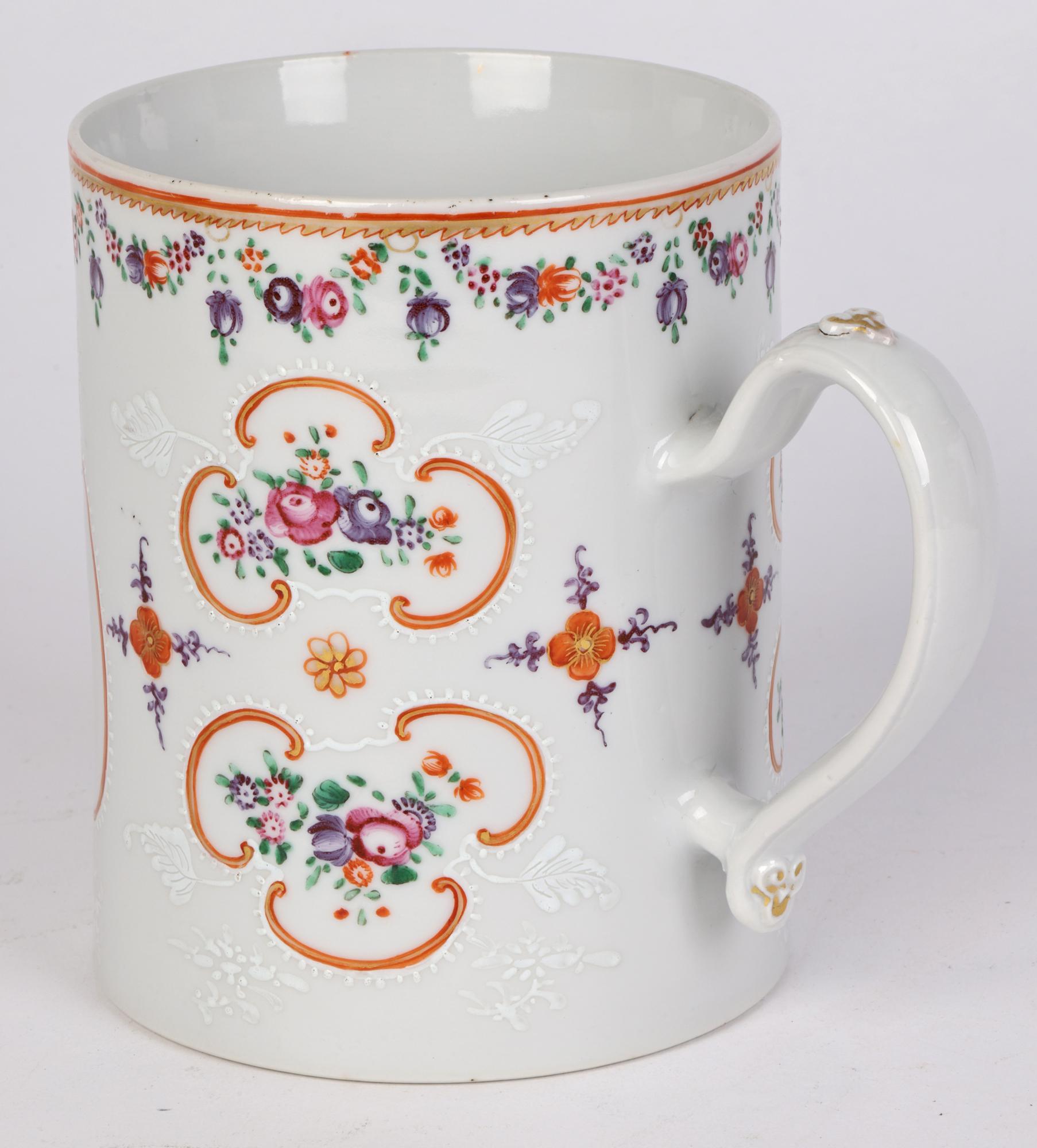 Chinese Qing Large Porcelain Floral Painted Cylindrical Mug For Sale 1