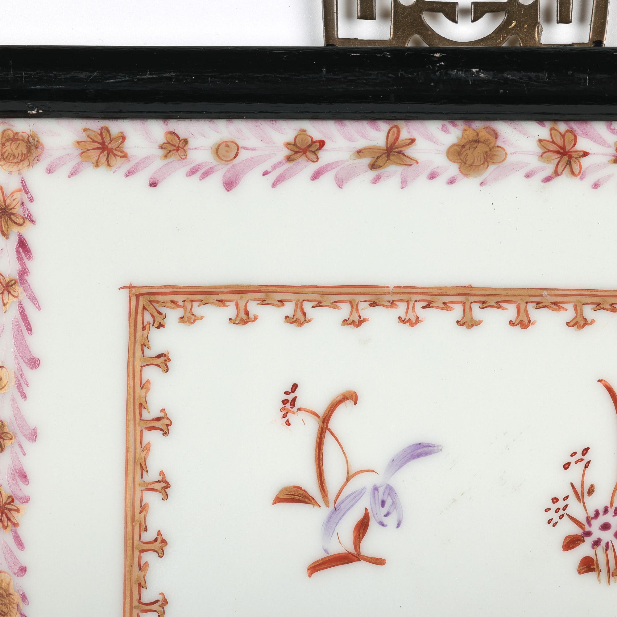 Par de azulejos de porcelana china Qing Famille Rose enmarcados con armadura en venta 10