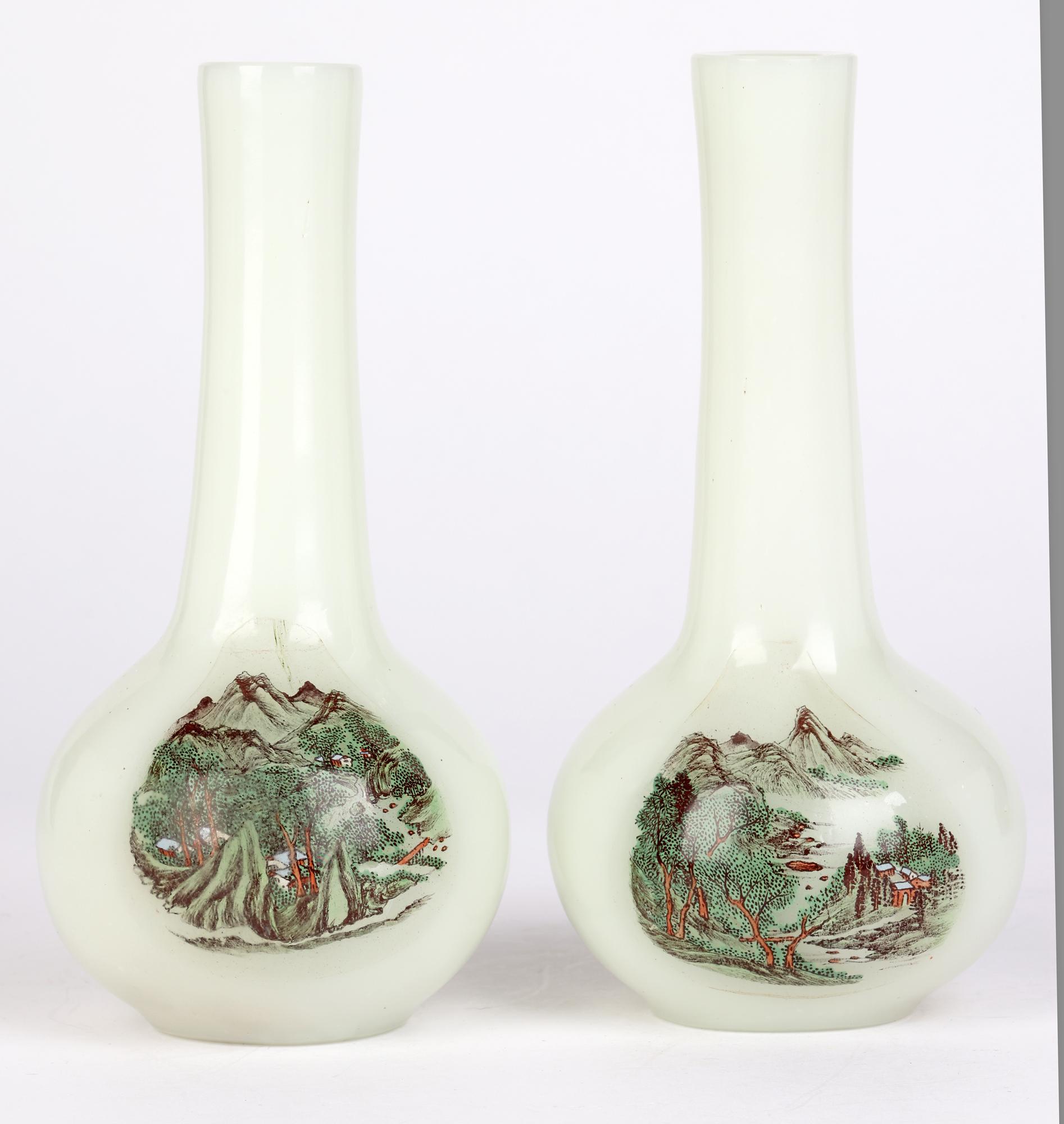 Chinese Qing Pair Hand Painted Peking Glass Onion Shape Vases In Good Condition For Sale In Bishop's Stortford, Hertfordshire