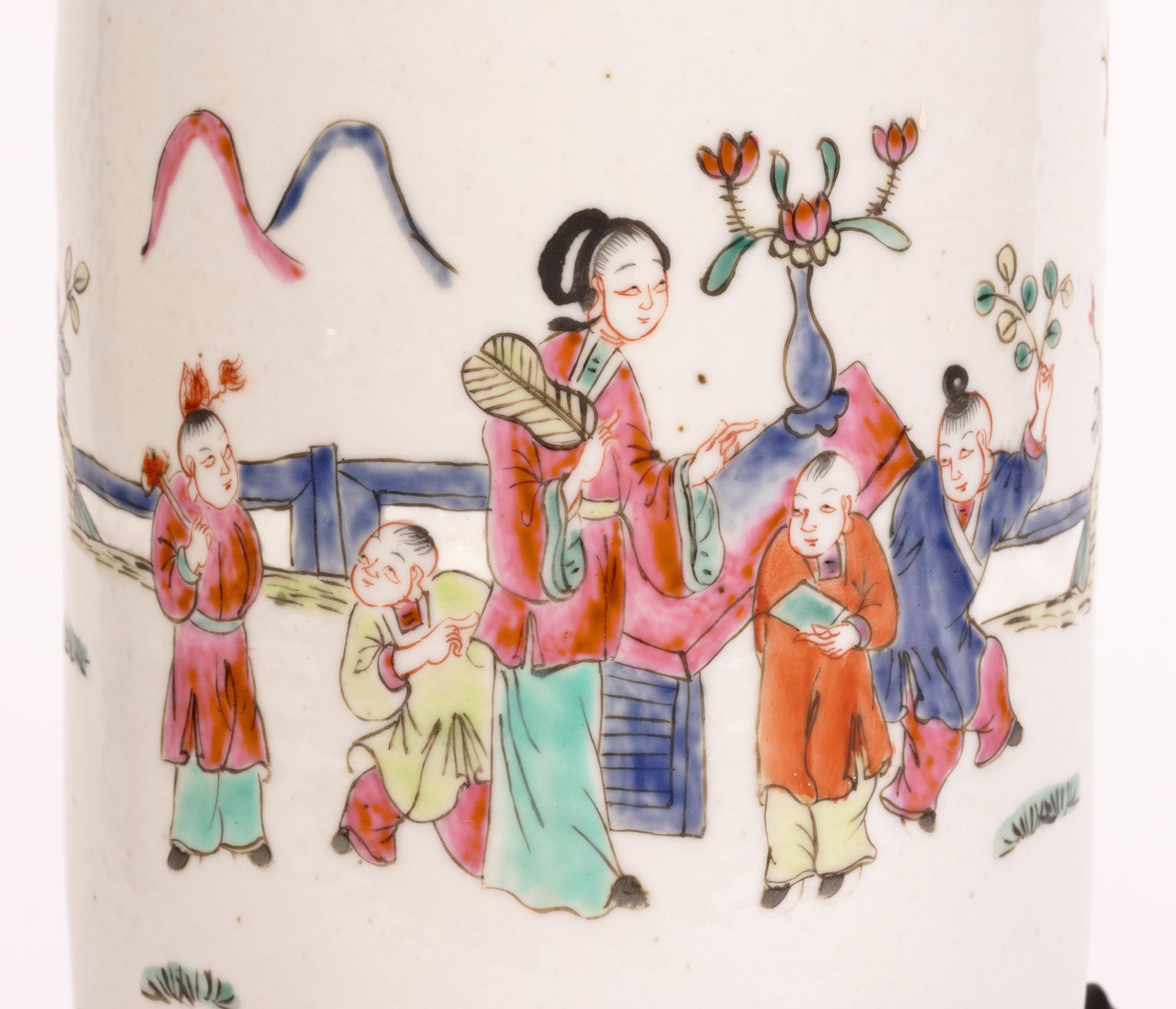Chinesische Qing Porzellan Pinsel Topf mit Figuren und Siegel Marke mit Stand gemalt im Angebot 8