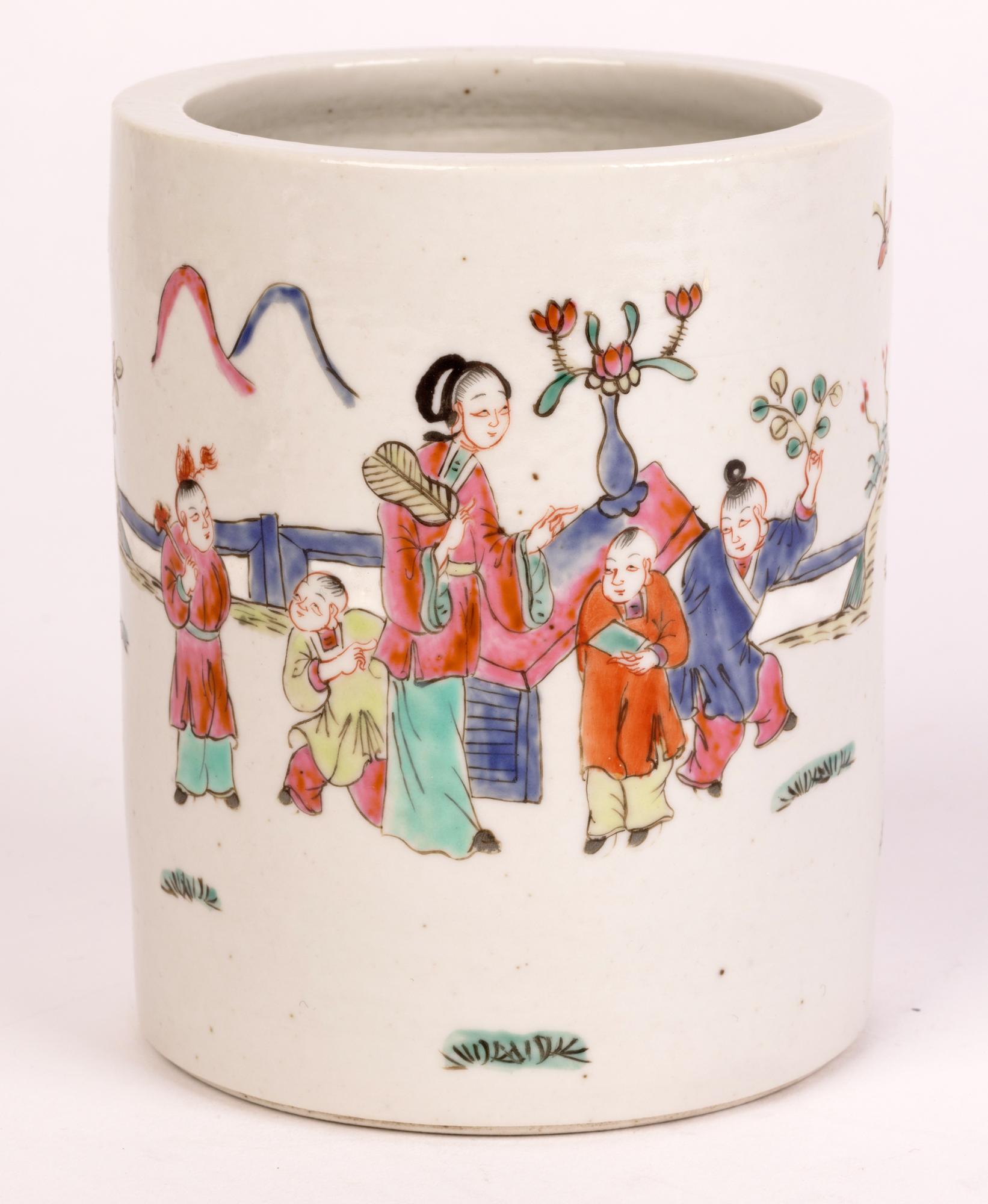 Chinese Qing Porcelain Brush Pot Painted with Figures and Seal Mark with Stand For Sale 2