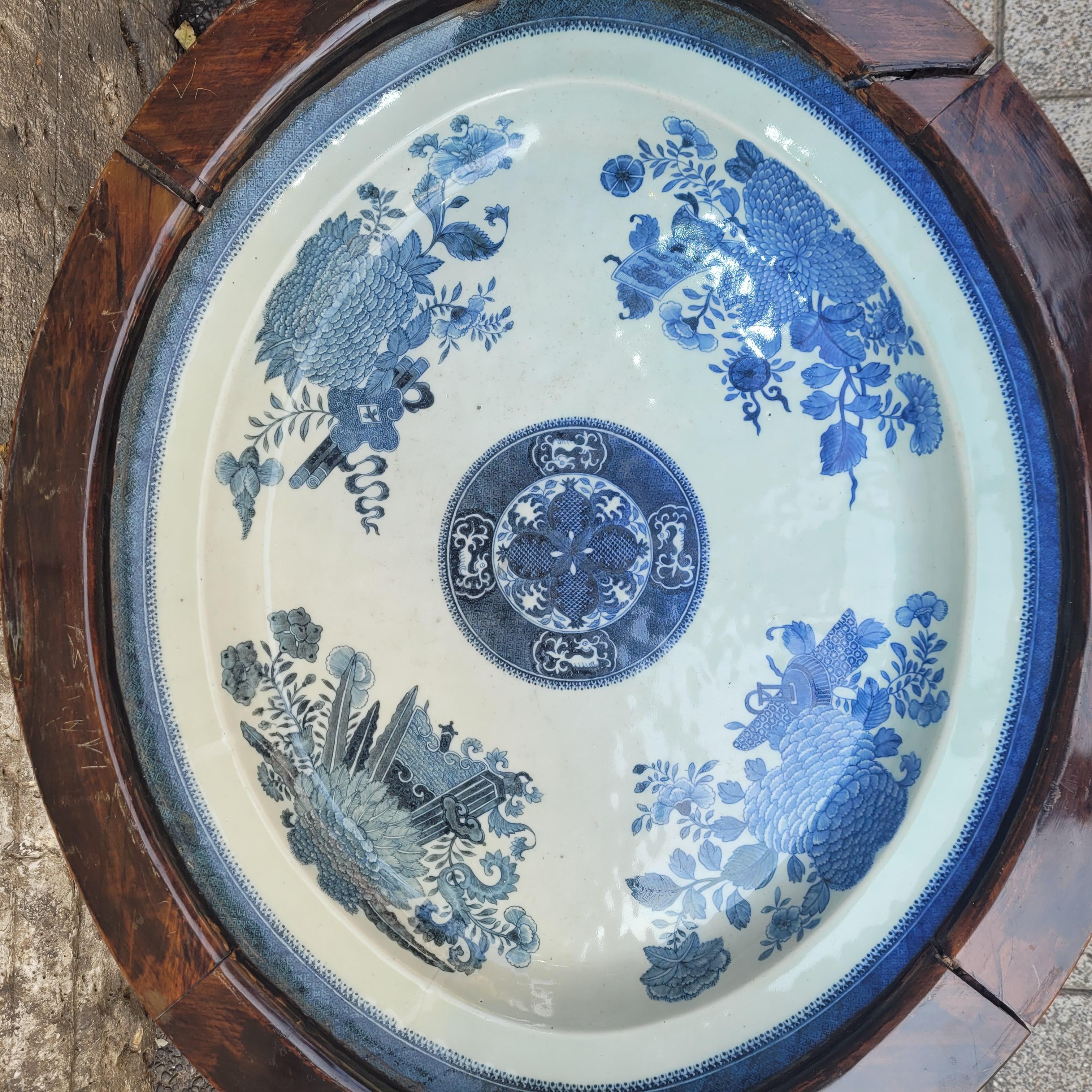 Porcelaine Chinese Qing porcelain plate, tray, Fitzhugh pattern, British East India Company en vente