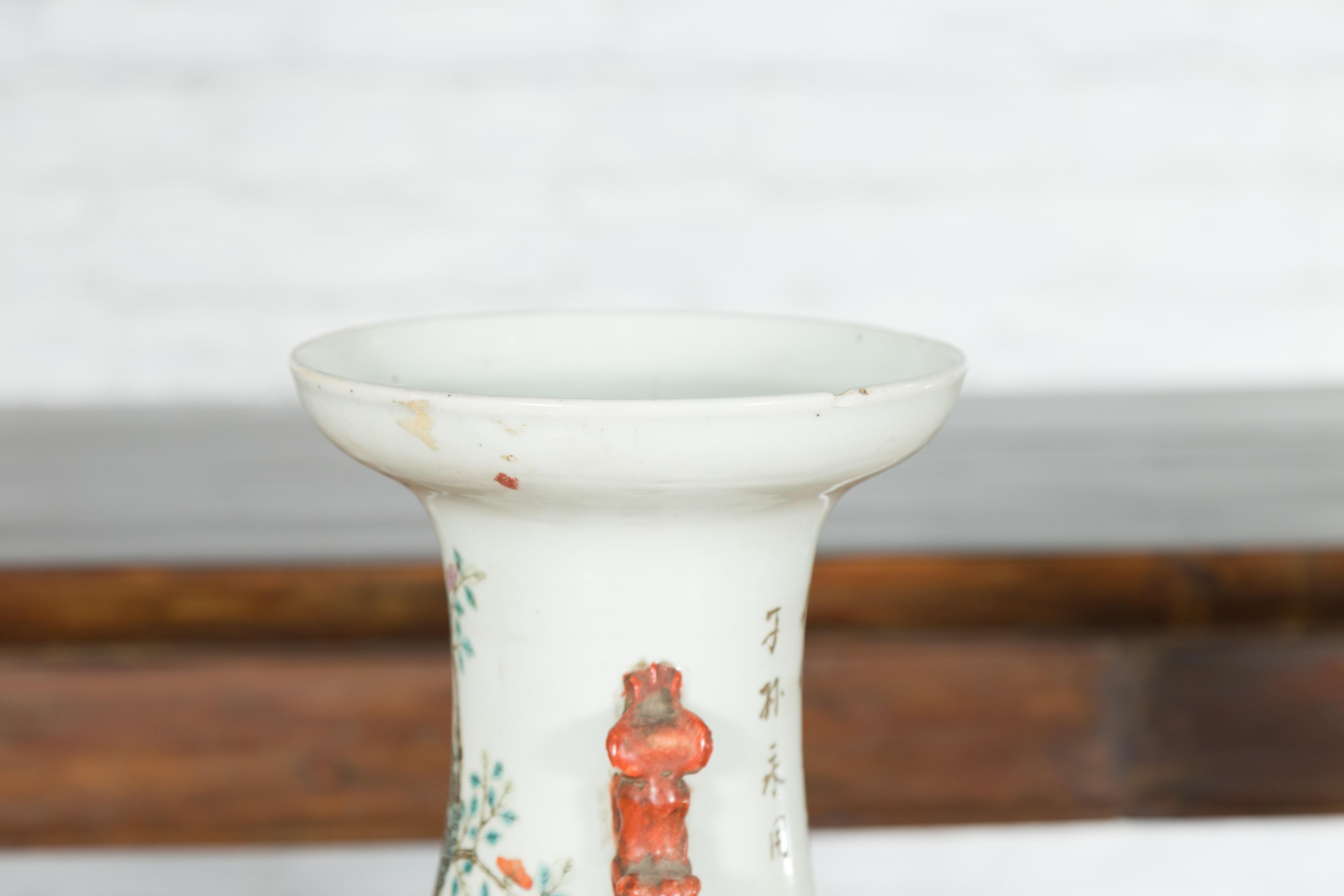 Chinese Qing Porcelain Vase with Hand-Painted Figures and Calligraphy Motifs For Sale 9