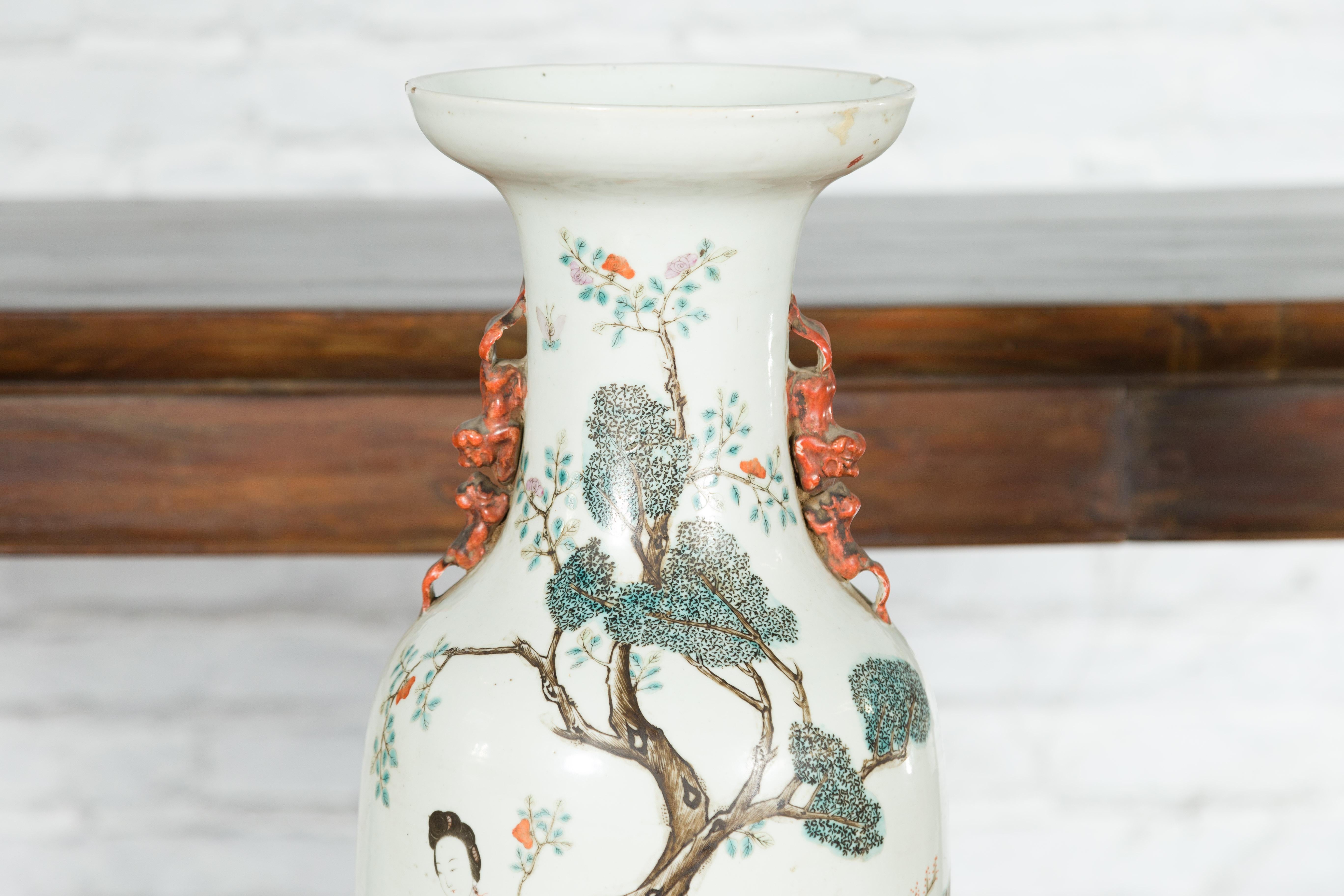 Chinese Qing Porcelain Vase with Hand-Painted Figures and Calligraphy Motifs For Sale 1