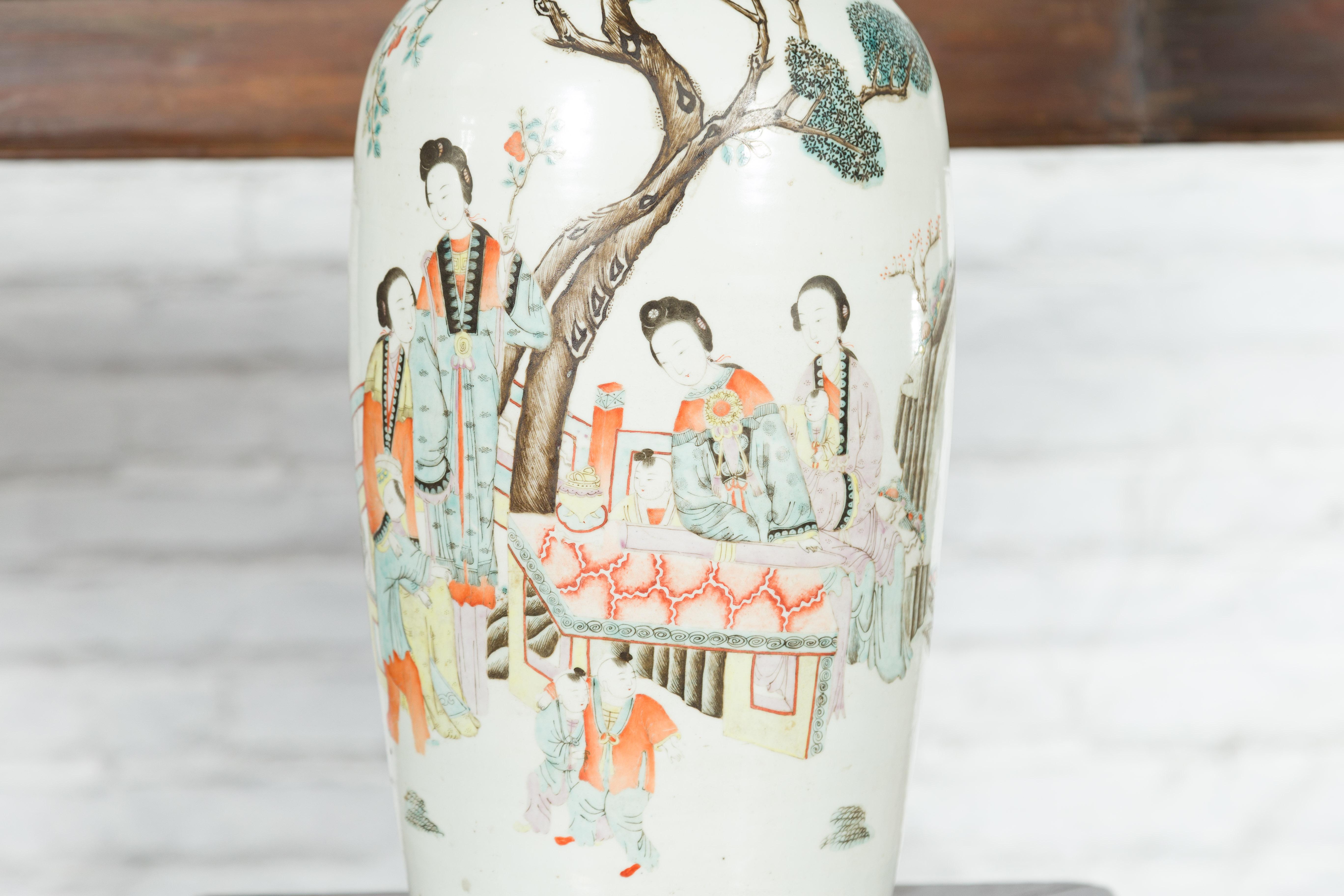 Chinese Qing Porcelain Vase with Hand-Painted Figures and Calligraphy Motifs For Sale 2