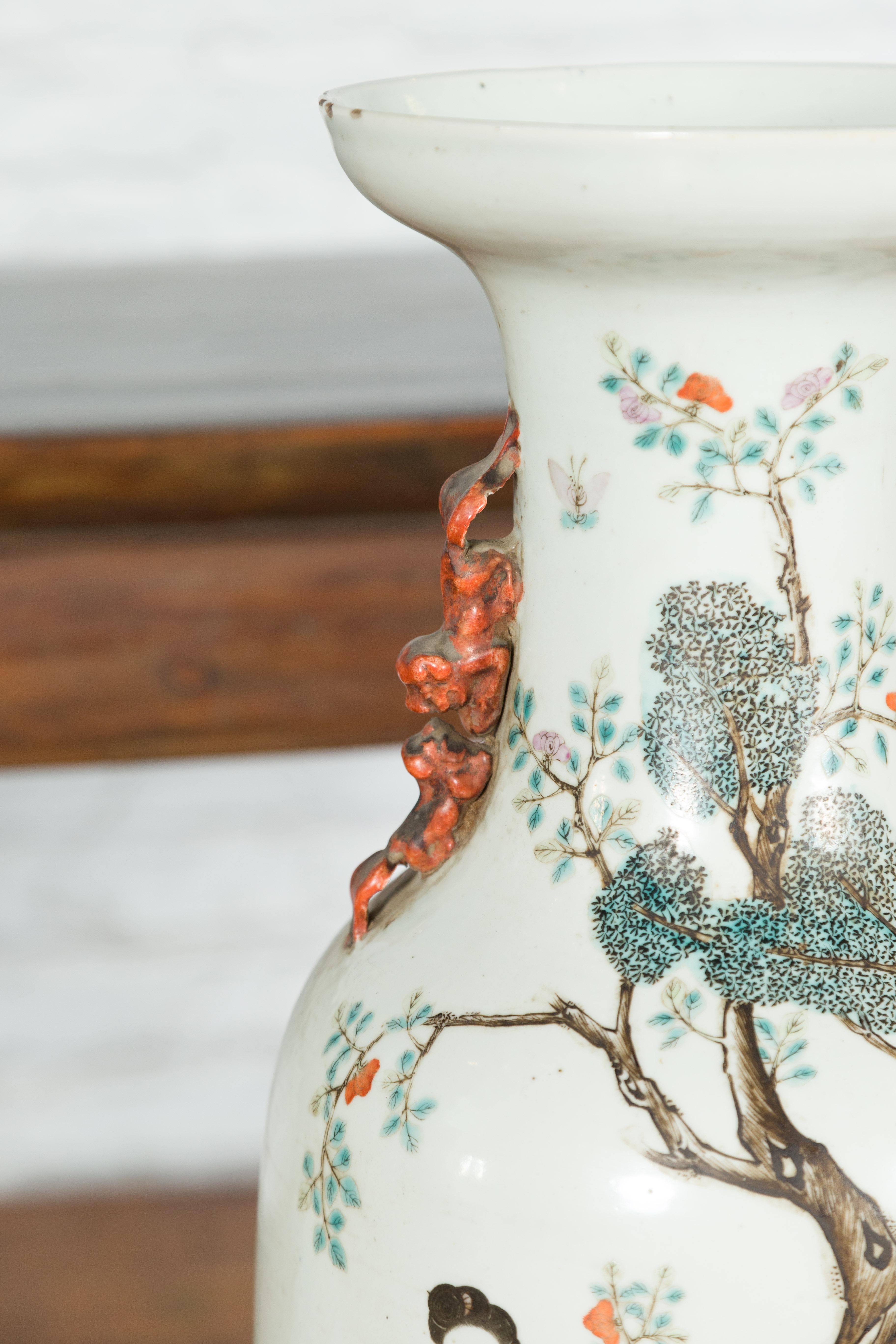 Chinesische Qing-Porzellanvase aus chinesischem Porzellan mit handbemalten Figuren und Kalligrafienmotiven im Angebot 4