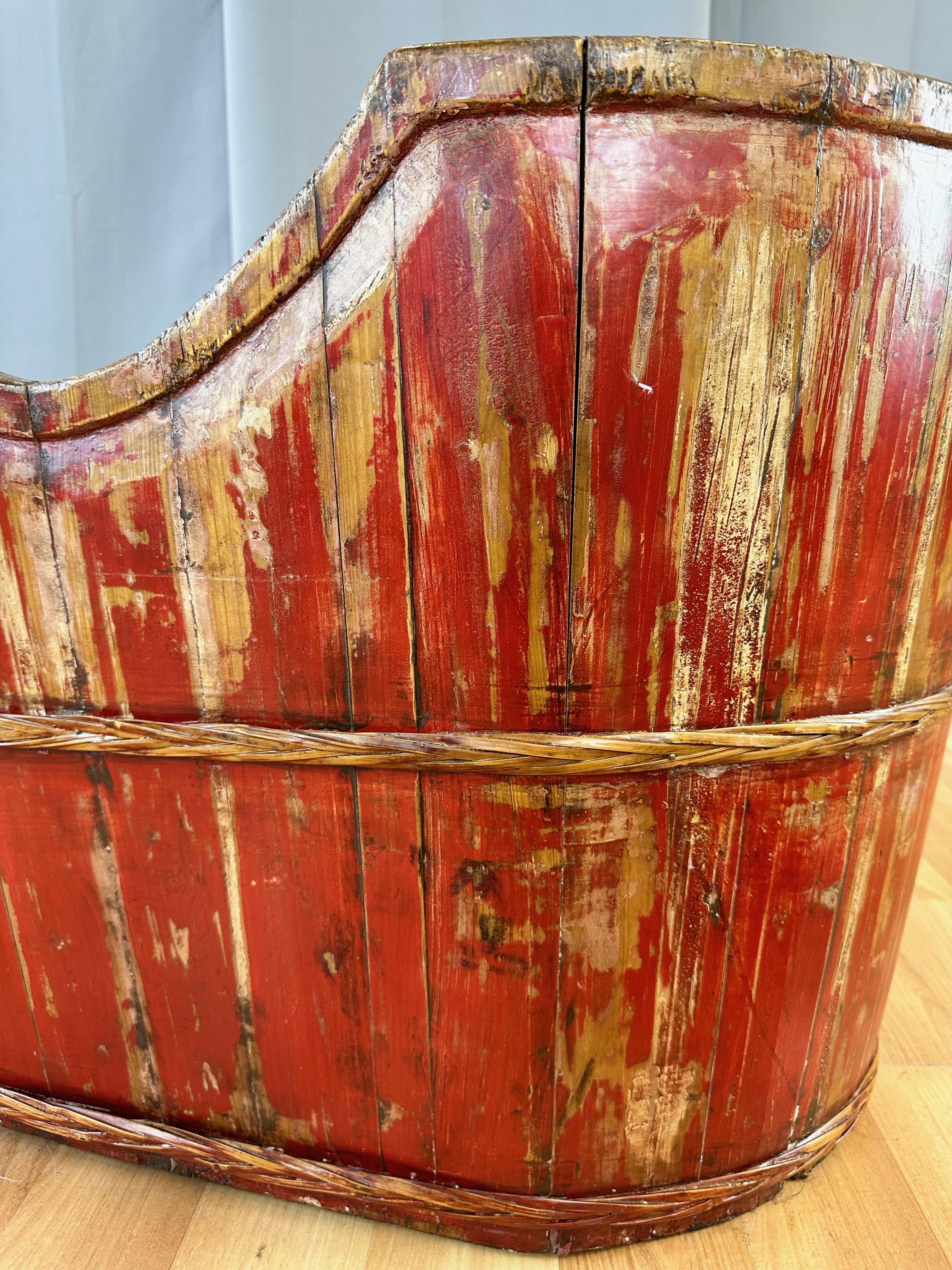 Chinese Qing Red Lacquered Wood Child's Convertible Bathtub and Seat, circa 1900 For Sale 15