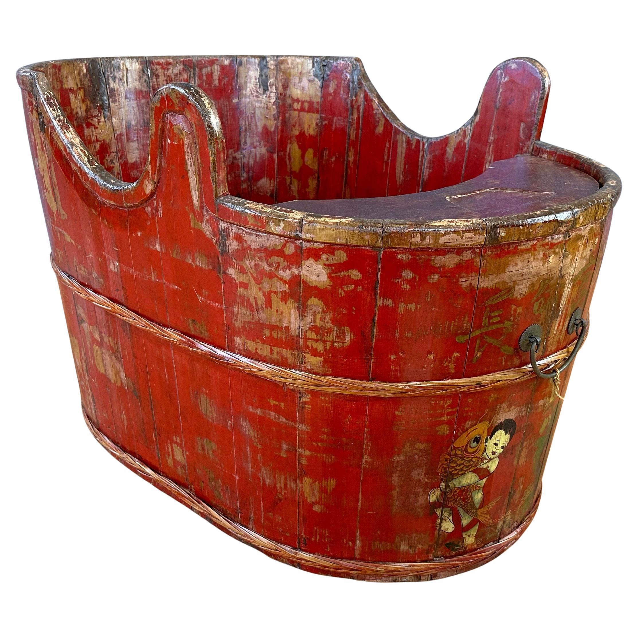 Chinese Qing Red Lacquered Wood Child's Convertible Bathtub and Seat, circa 1900 For Sale