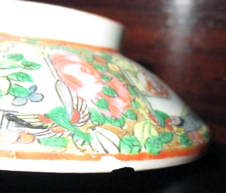 Chinese Qing Rose Medallion Porcelain Lidded Soup Rice Bowls with