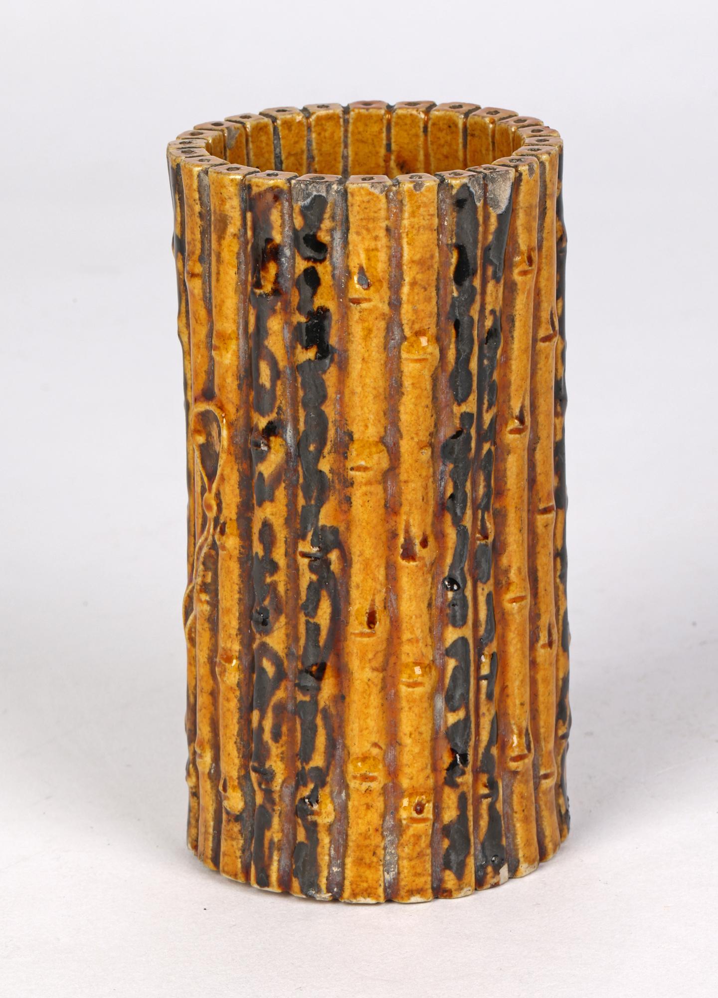Terracotta Vaso a pennello in ceramica smaltata marrone Qing simulata di bambù in vendita