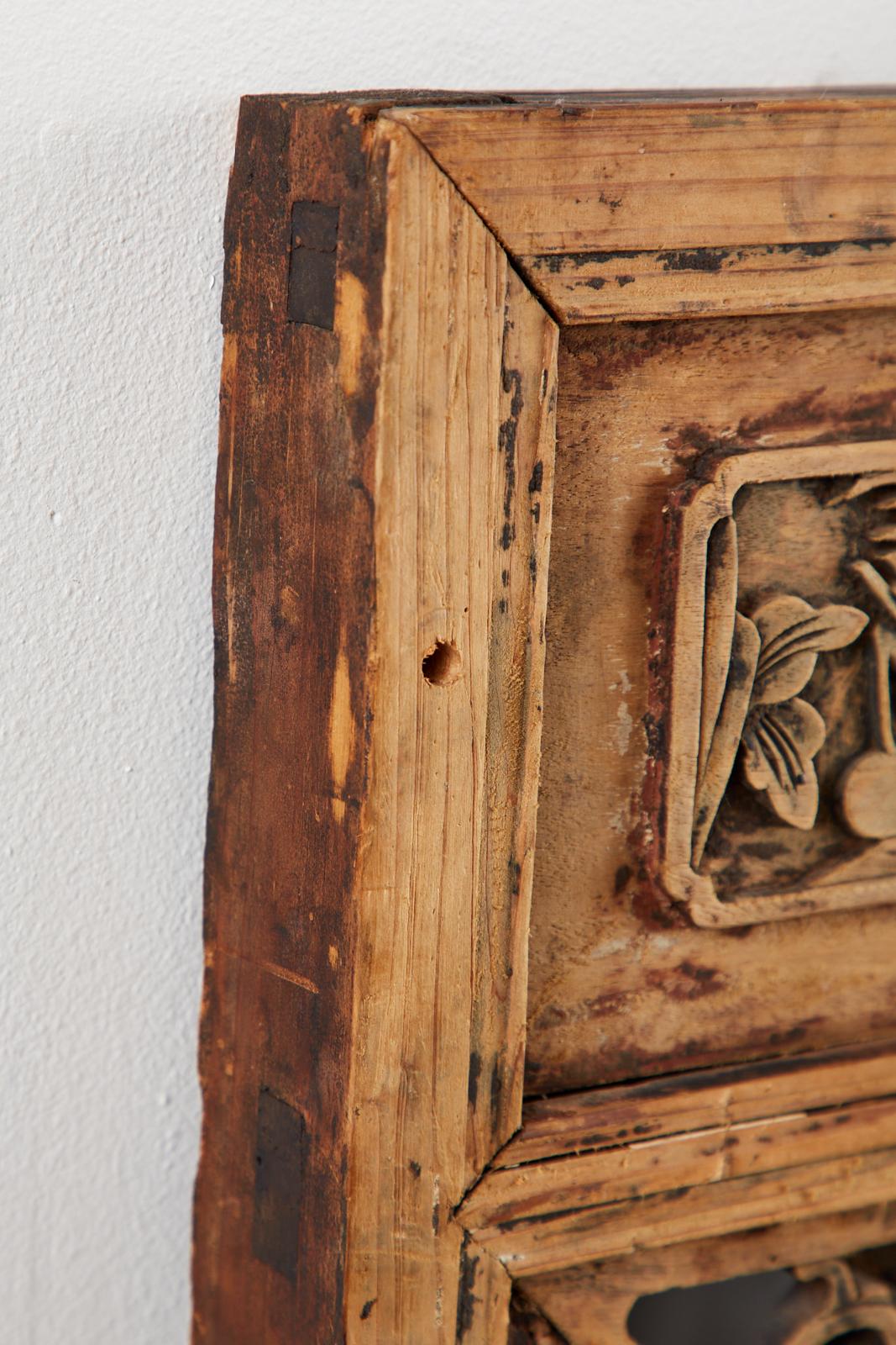 Pannello di finestra intagliato in rilievo in stile Qing cinese in vendita 4