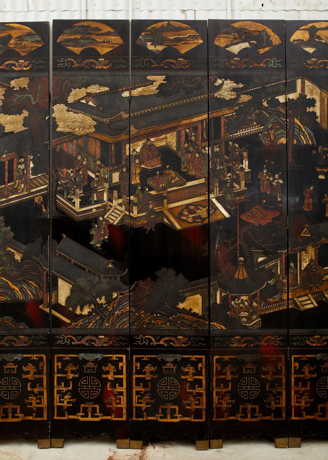 Chinesischer, zwölfteiliger, lackierter Coromandel-Raumteiler, Qing-Dynastie (20. Jahrhundert) im Angebot