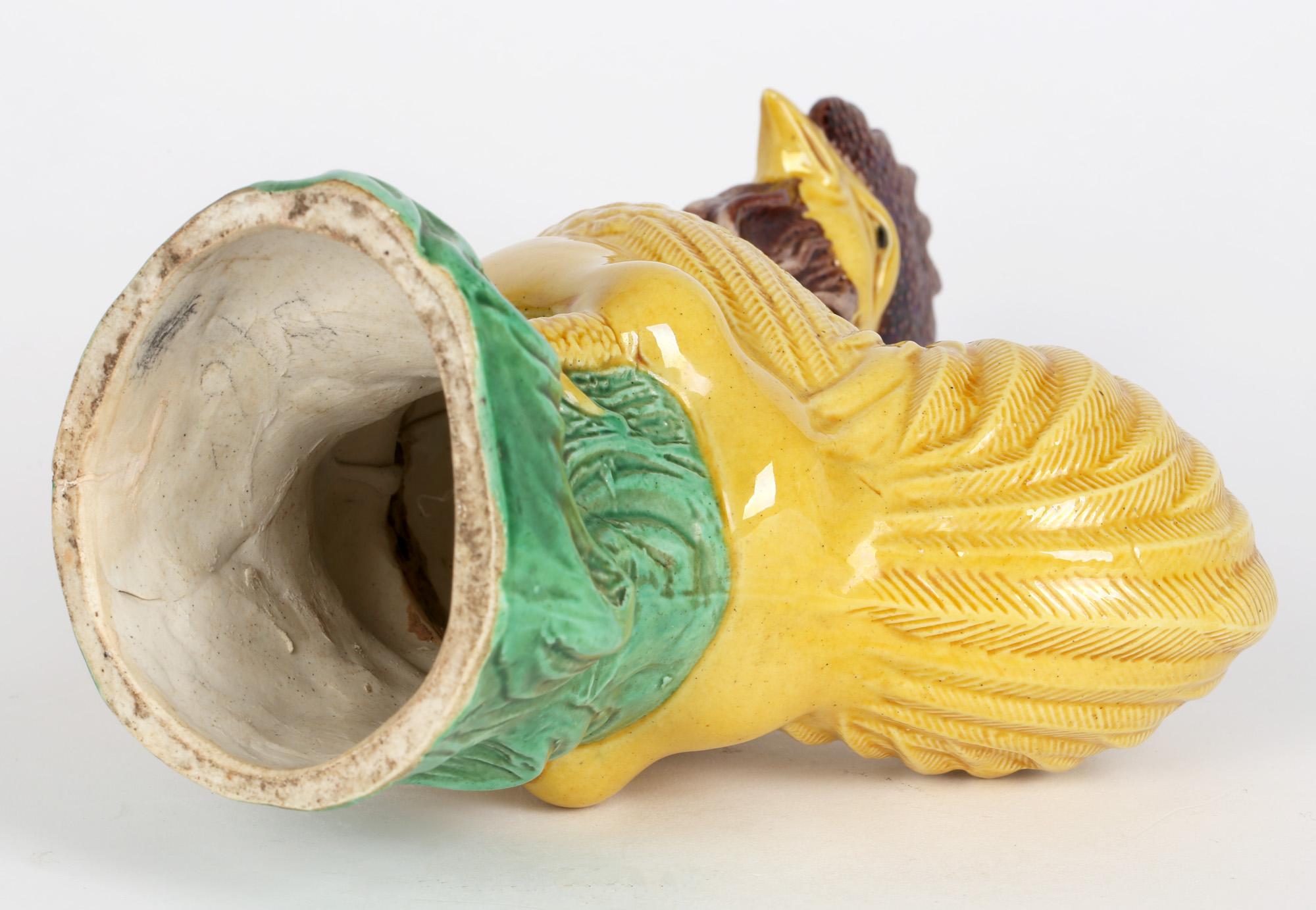 Chinois Figure de coq en poterie émaillée jaune de Chine Qing en vente