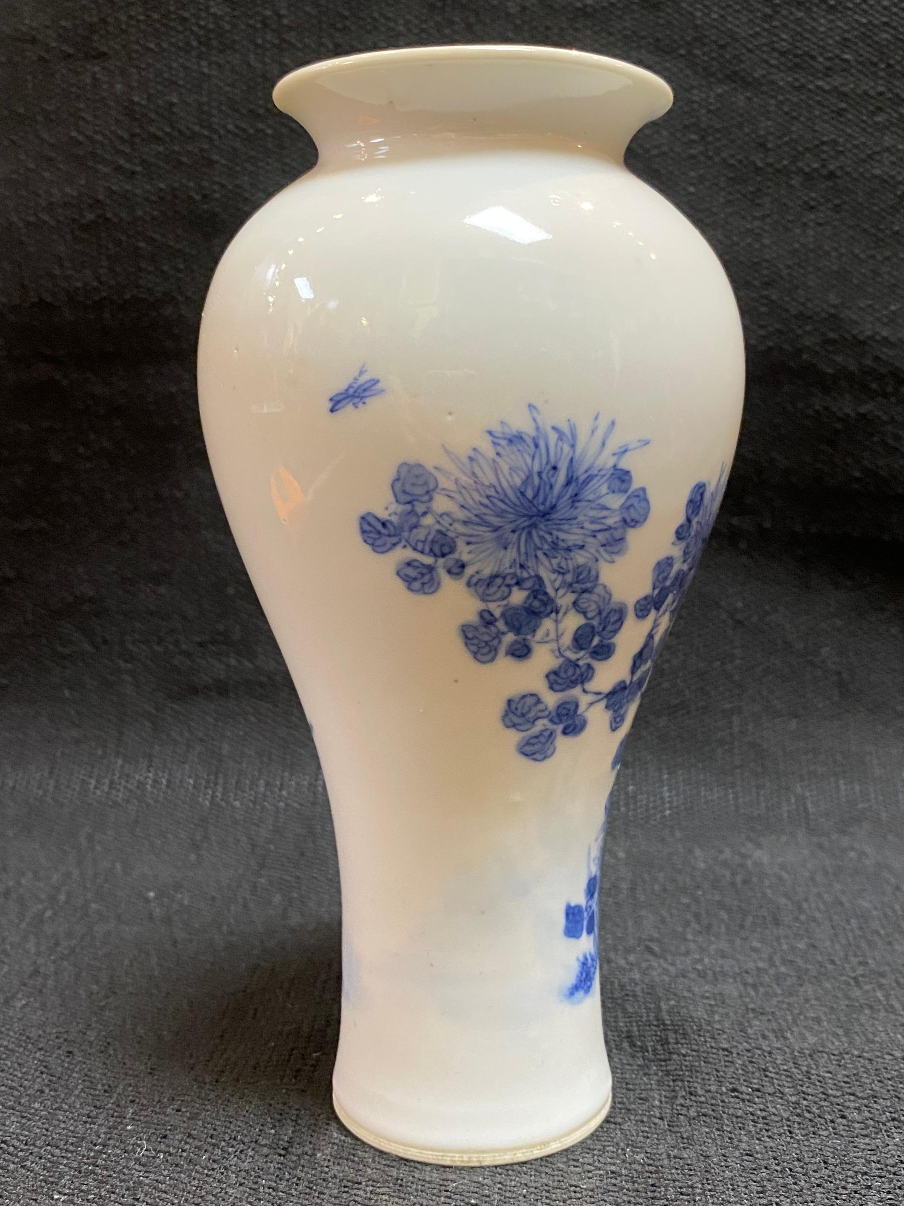 Chinese Qing YongZheng antique blue and white porcelain vase 7