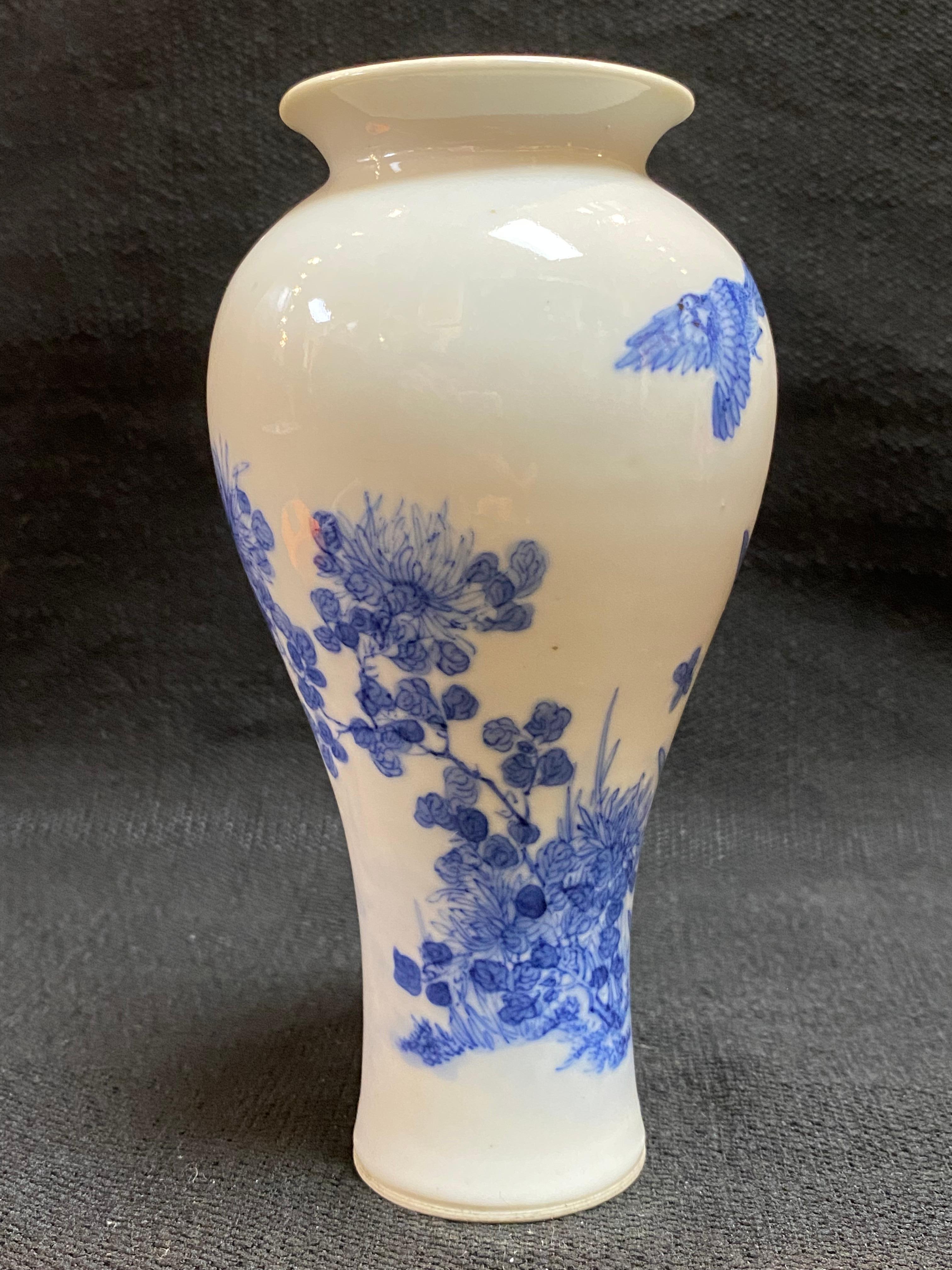 Chinese Qing YongZheng antique blue and white porcelain vase 8