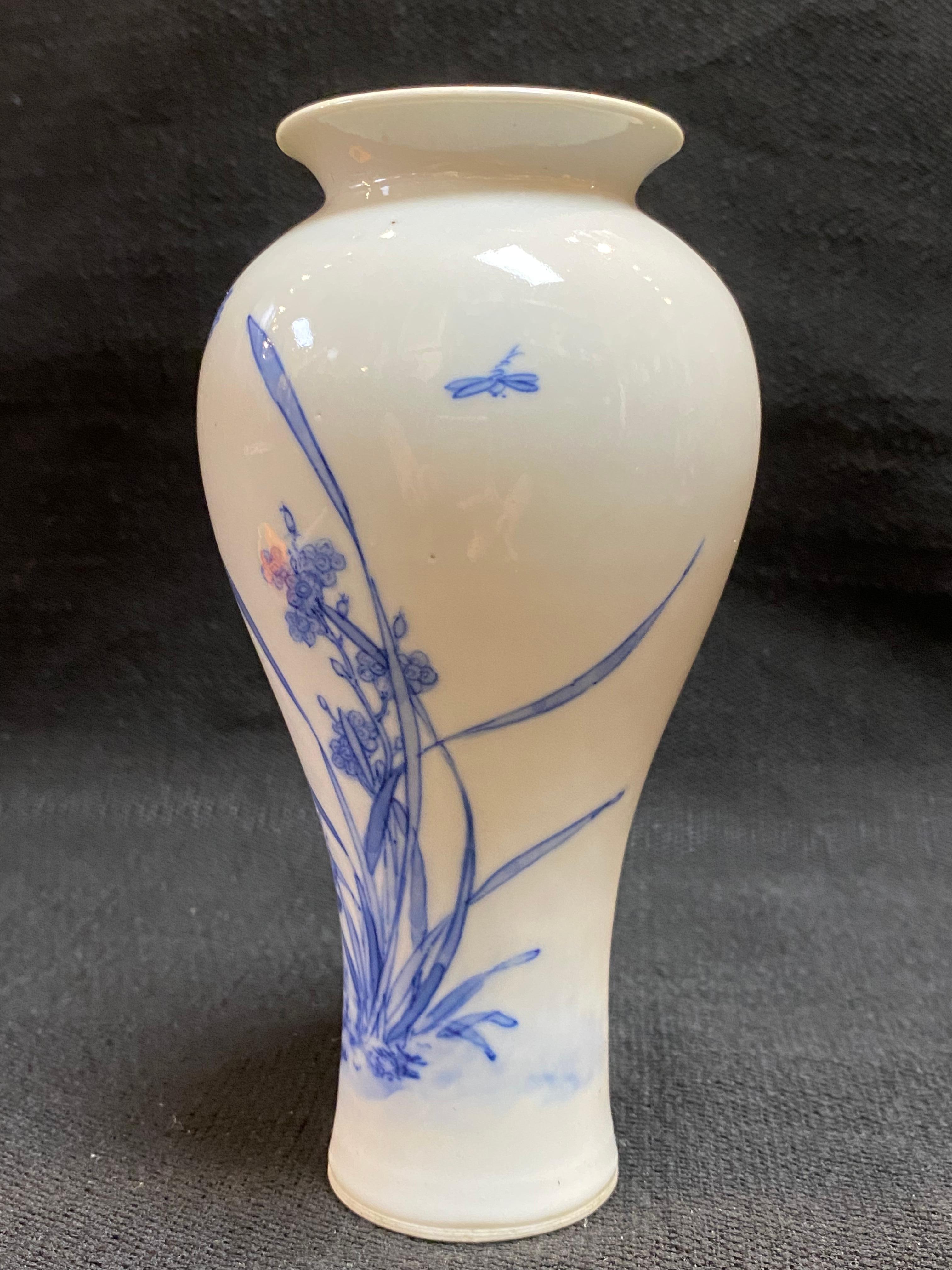 Chinese Qing YongZheng antique blue and white porcelain vase 3