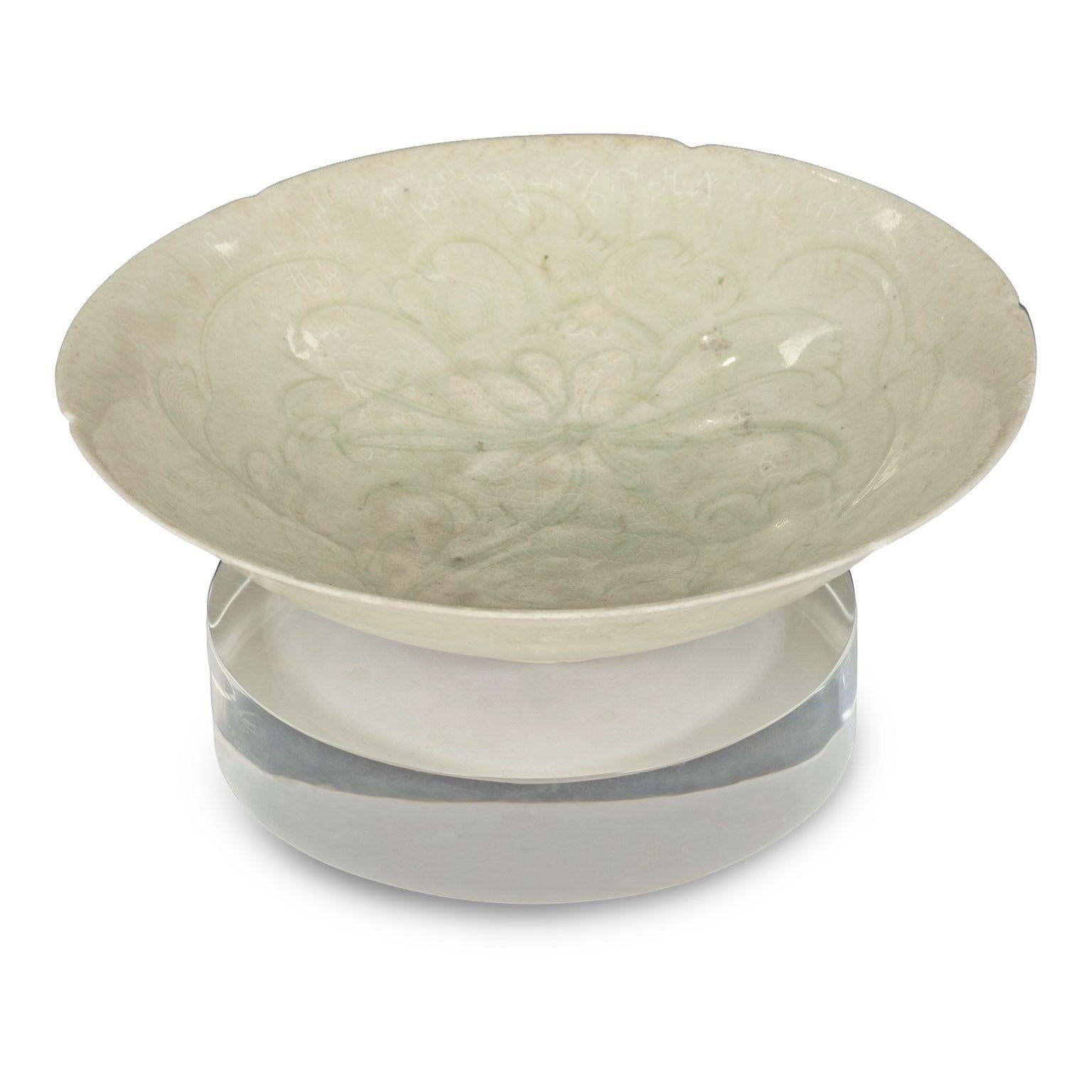 Chinese Qingbai Lobed Foliate-Rim Bowl, Song Dynasty For Sale 4