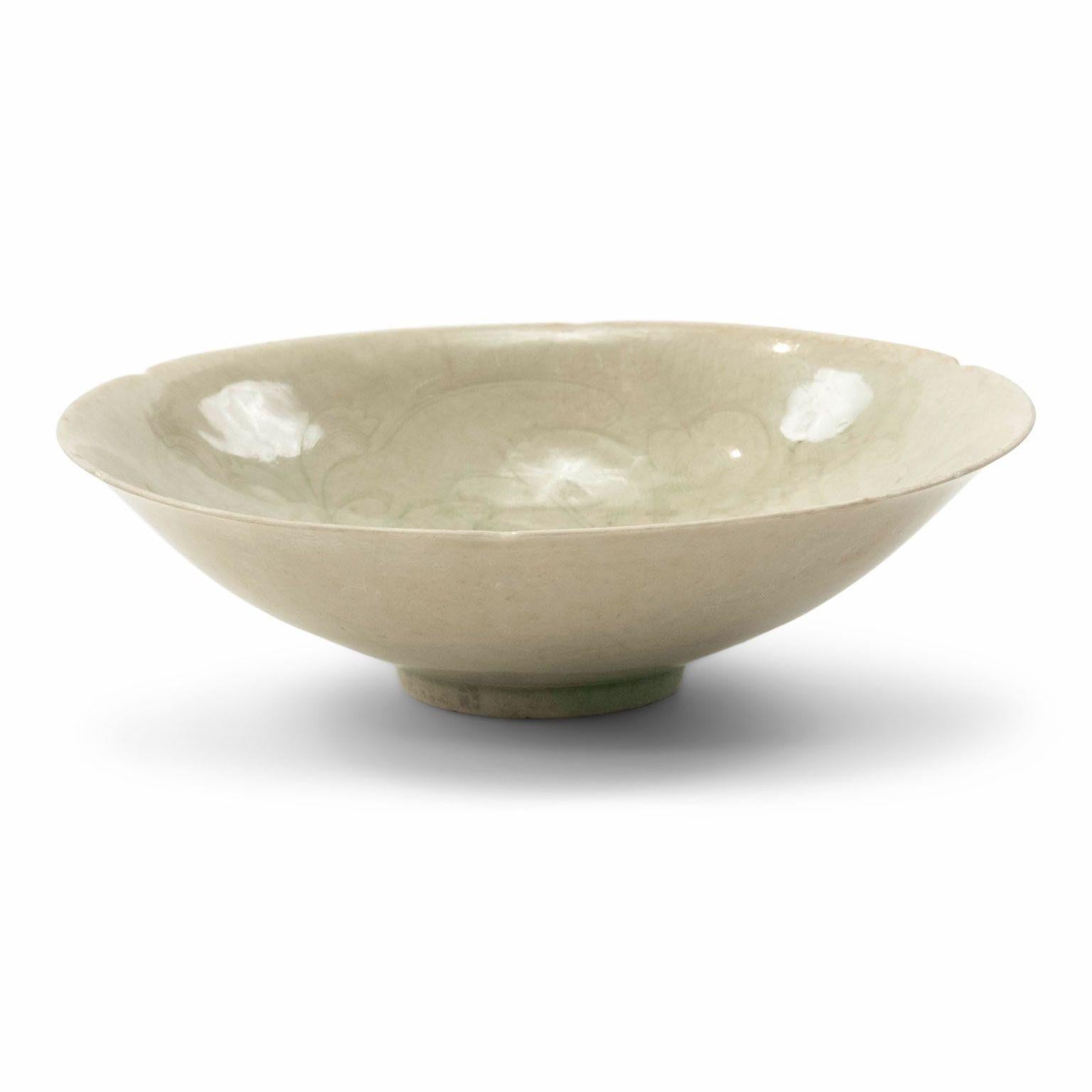 Chinese Qingbai Lobed Foliate-Rim Bowl, Song Dynasty For Sale 9