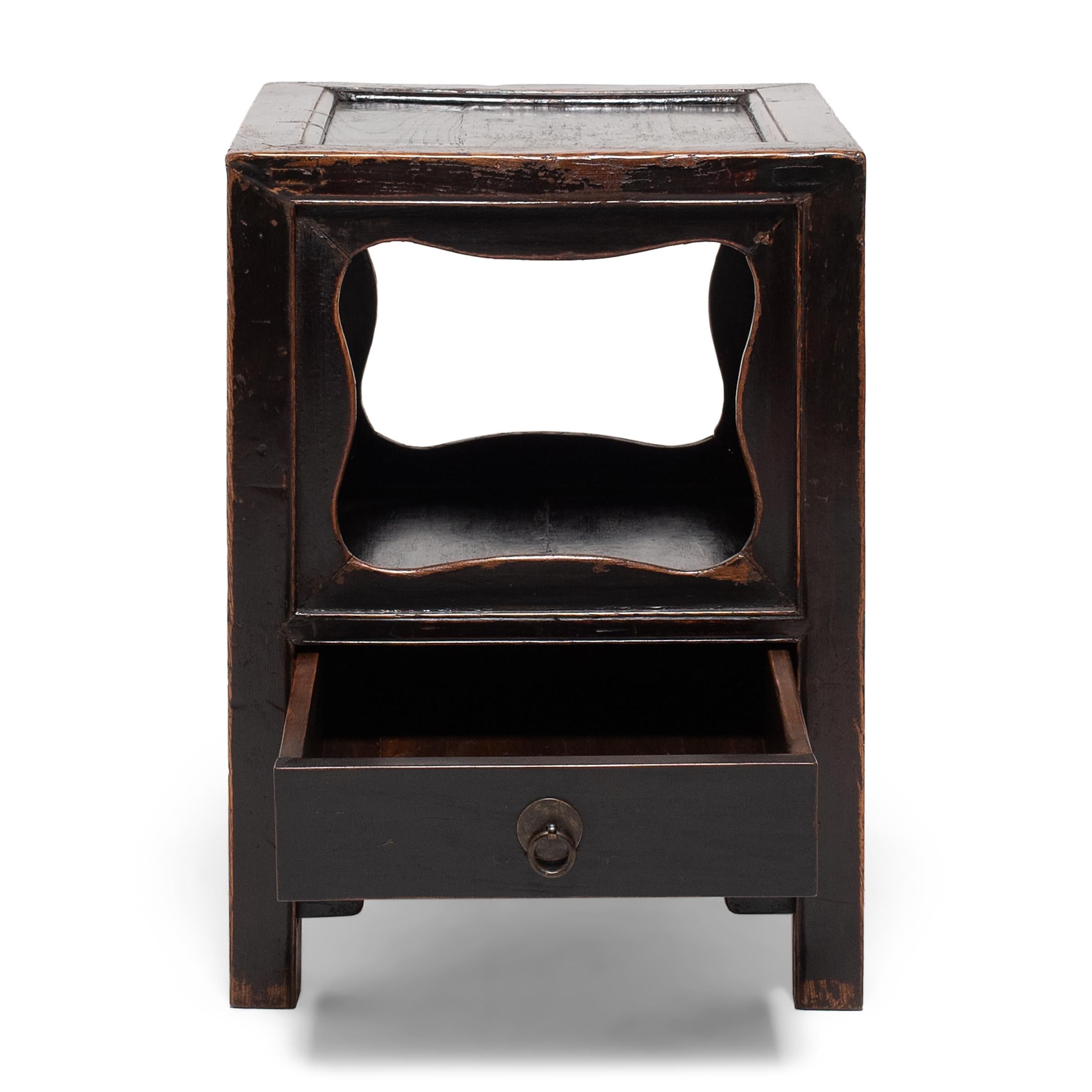 Chinese Quadrilobe Side Table, c. 1850 In Good Condition In Chicago, IL