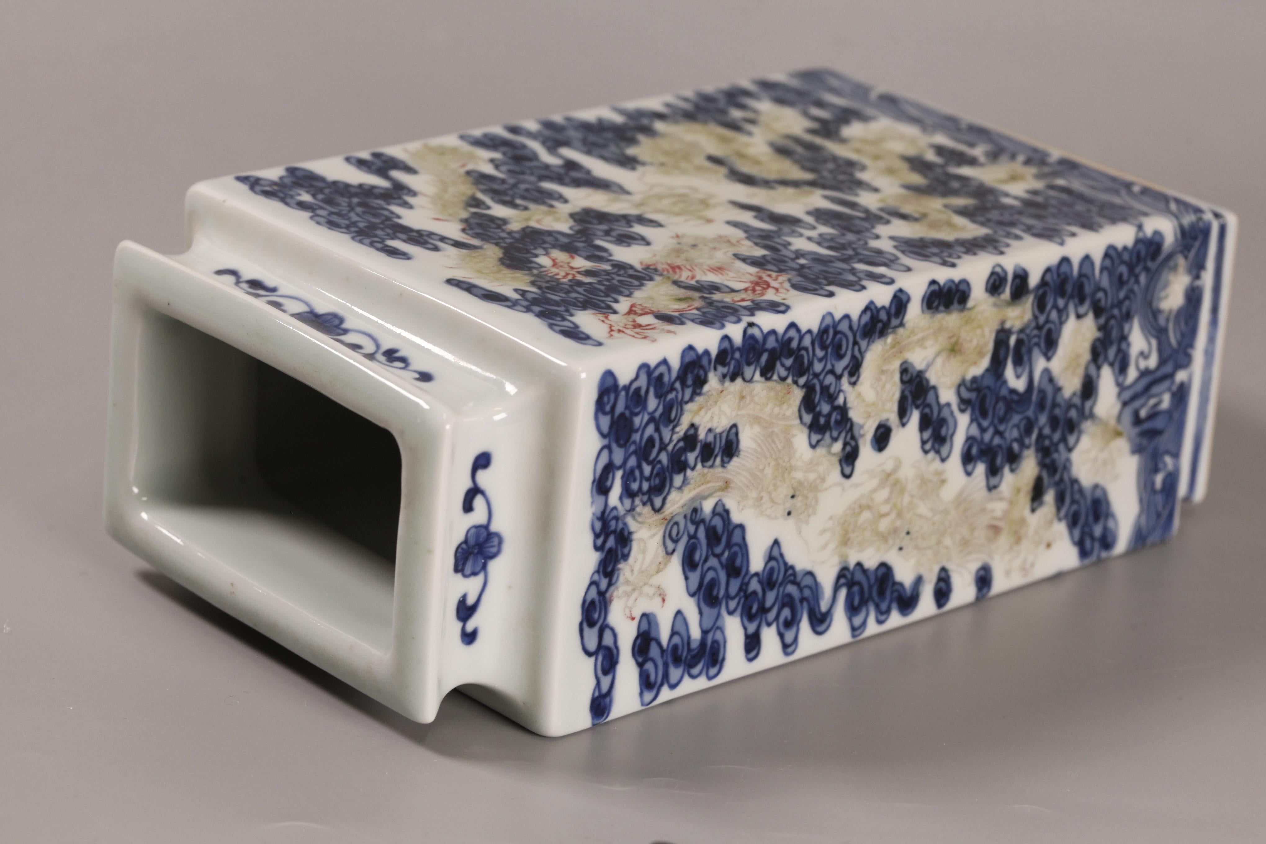 Chinois Vase chinois de forme rectangulaire en porcelaine, XIXe siècle en vente