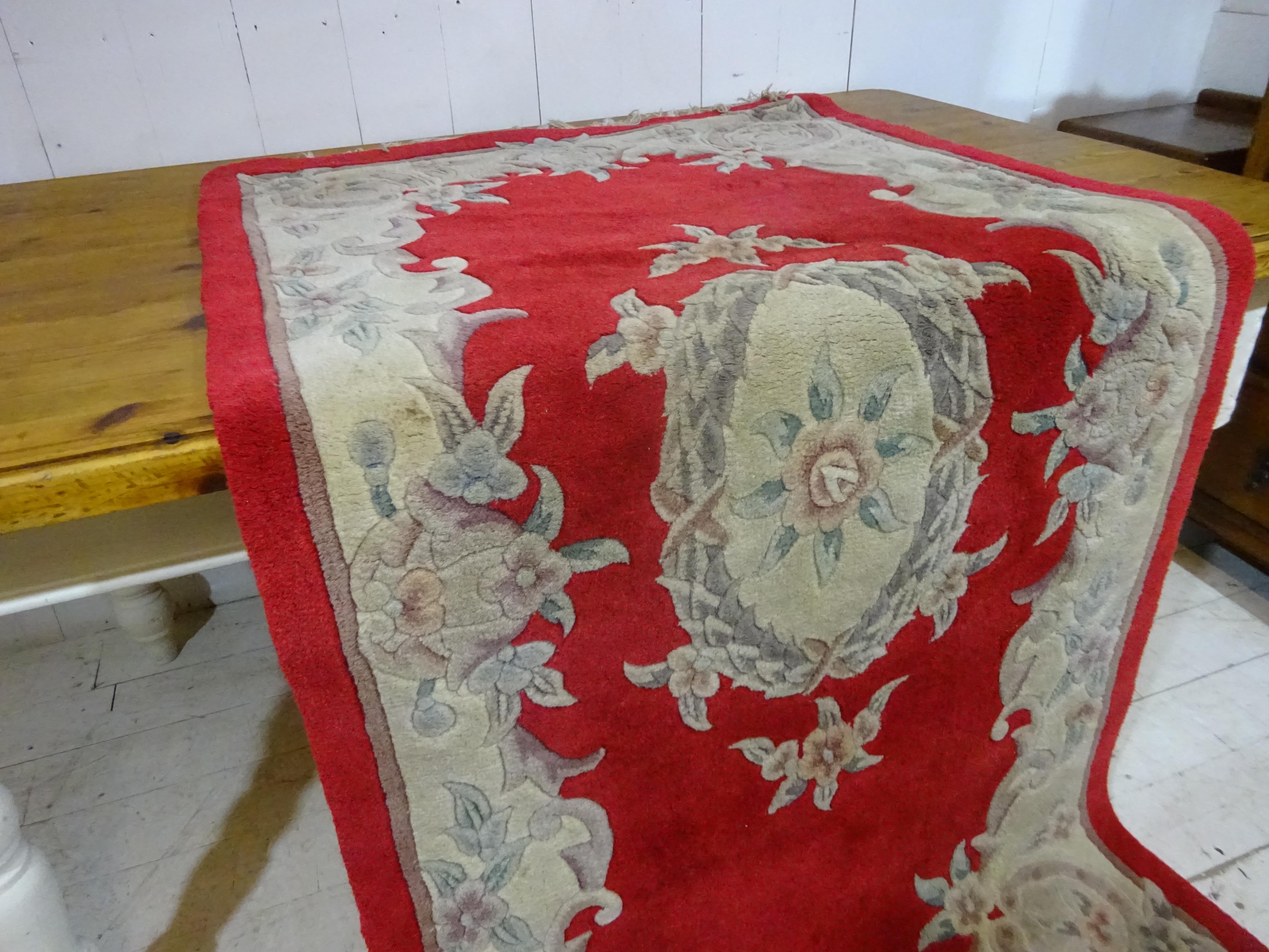 Chinese Rectangular Wool Rug In Good Condition For Sale In Tarleton, GB