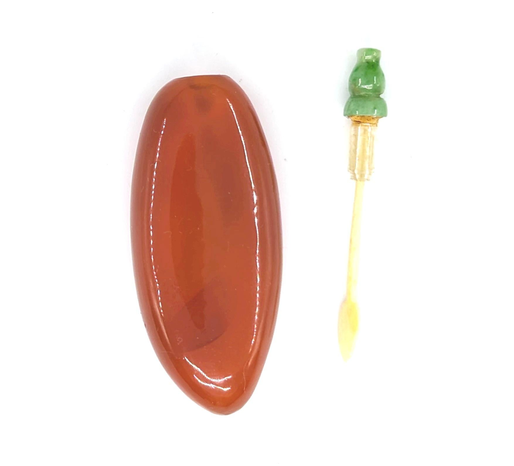 Antique Chinese Red Agate Pepper Snuff Bottle with Green Jadeite Stopper 19c For Sale 4