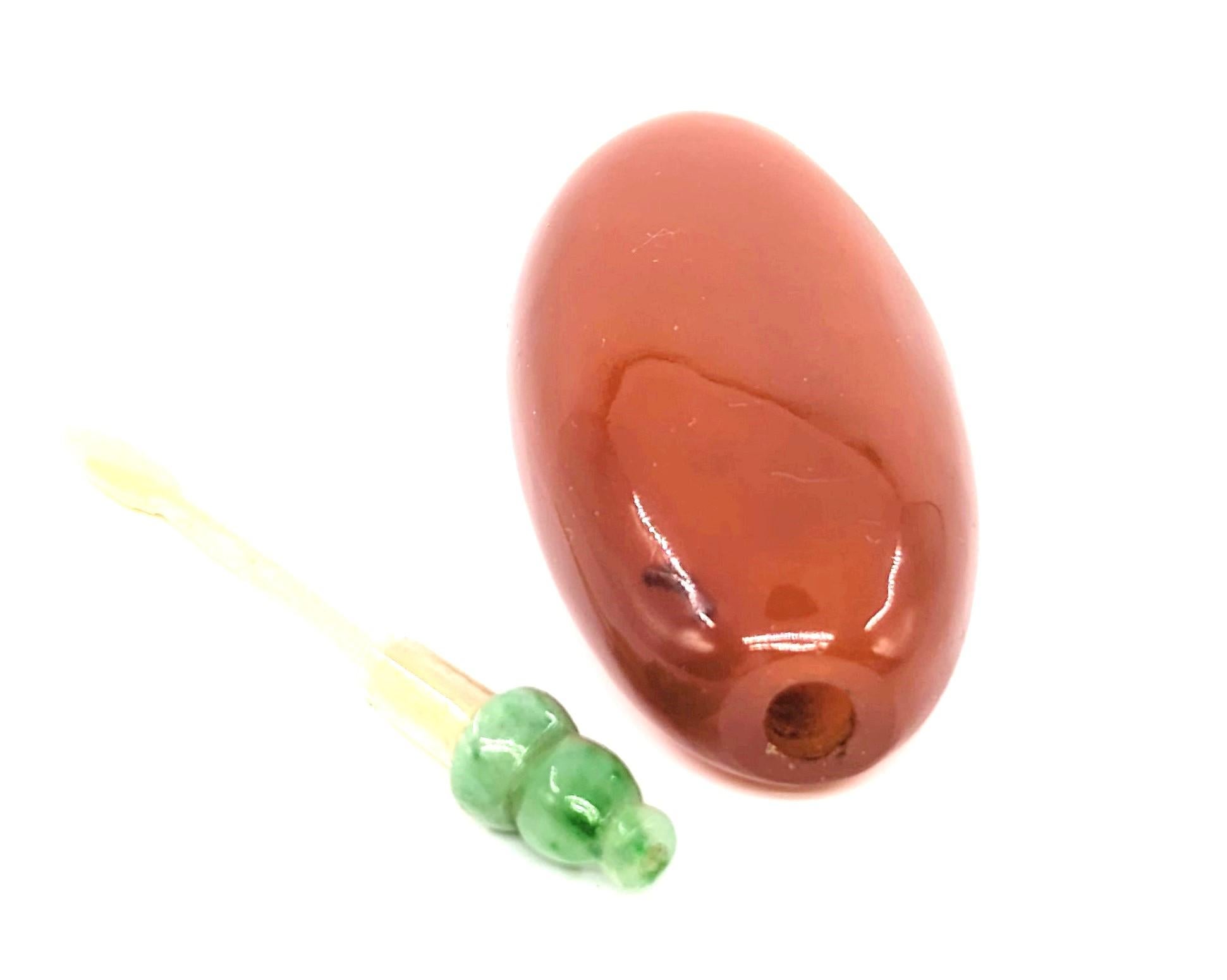 Antique Chinese Red Agate Pepper Snuff Bottle with Green Jadeite Stopper 19c For Sale 5