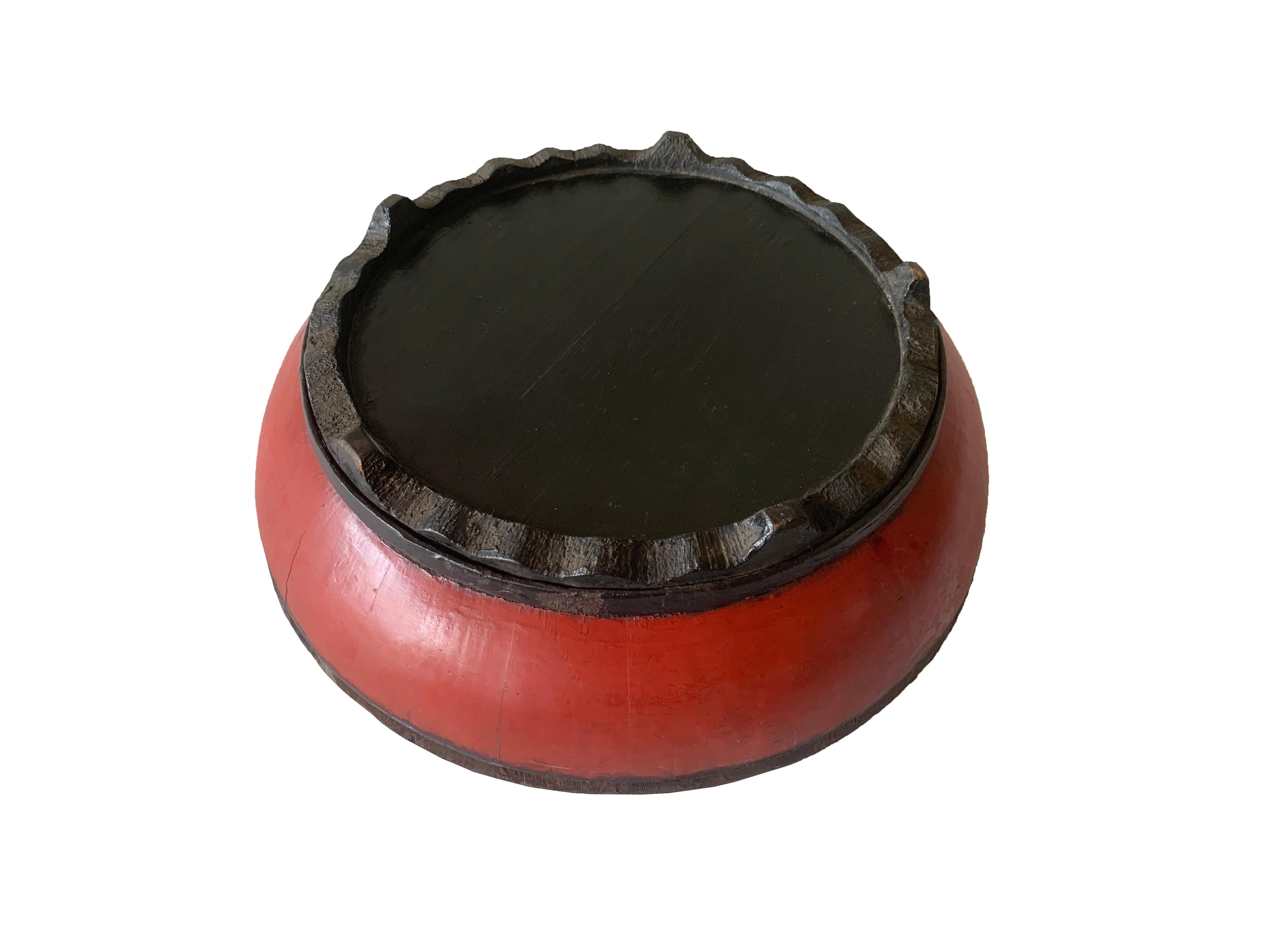 Hand-Crafted Chinese Red & Black Lacquer Wood Bowl, Mid-20th Century