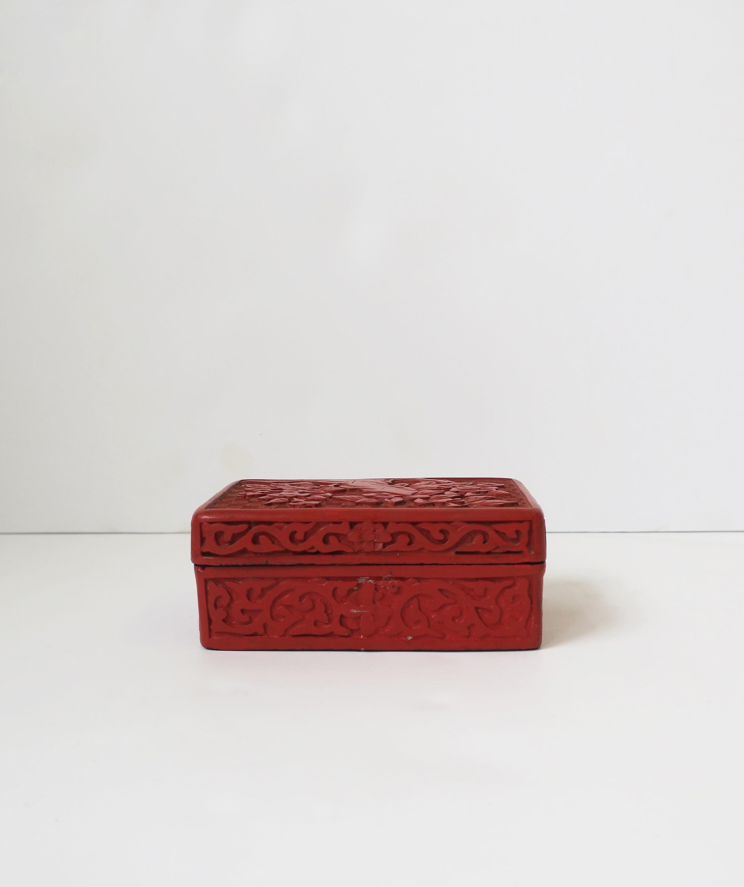 Chinese Red Cinnabar and Black Lacquer Box 1