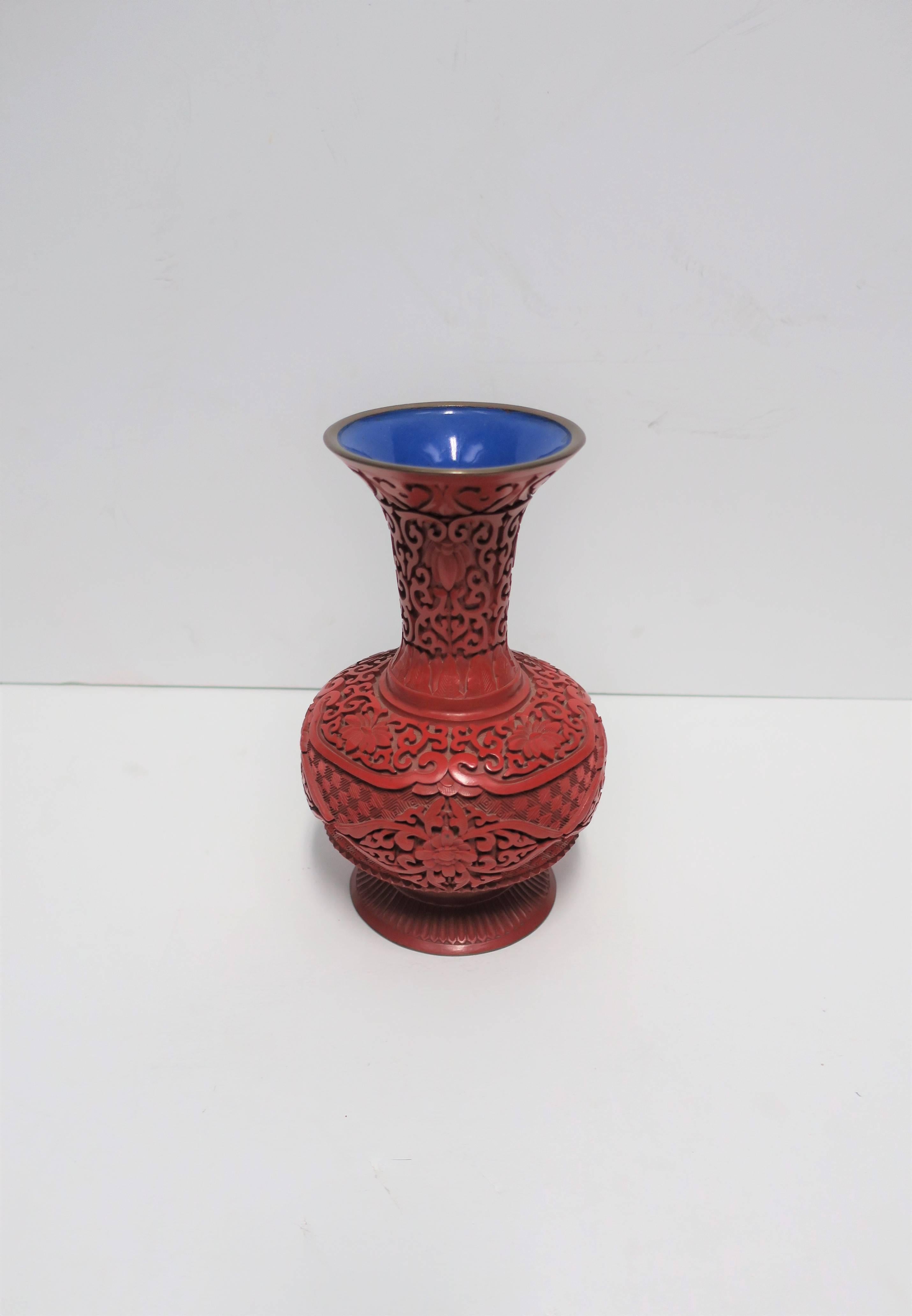 Laqué Vase chinois à cinabre rouge