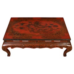 Table basse chinoise en laque Coromandel à motif de dragon rouge