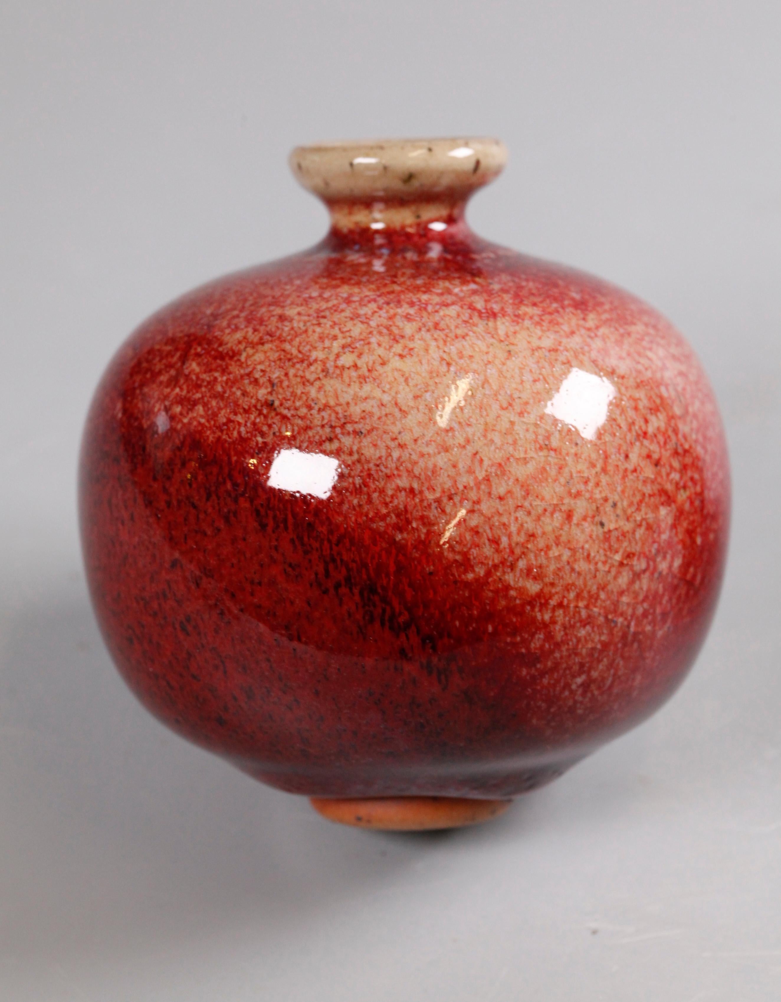 Chinese red glazed porcelain water pot, Republican period In Good Condition For Sale In New York, NY