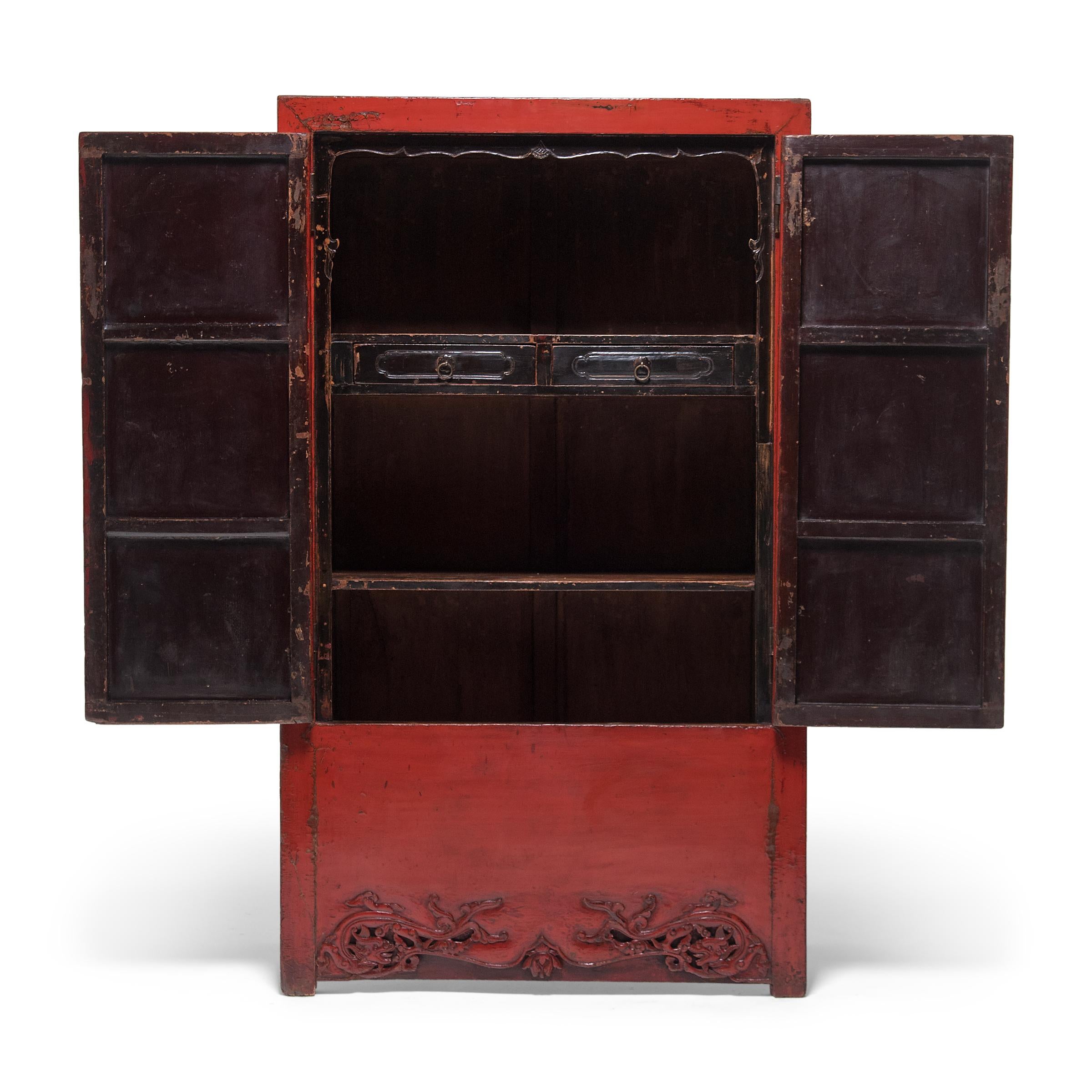 Chinese Red Lacquer Cabinet, c. 1850 In Good Condition In Chicago, IL