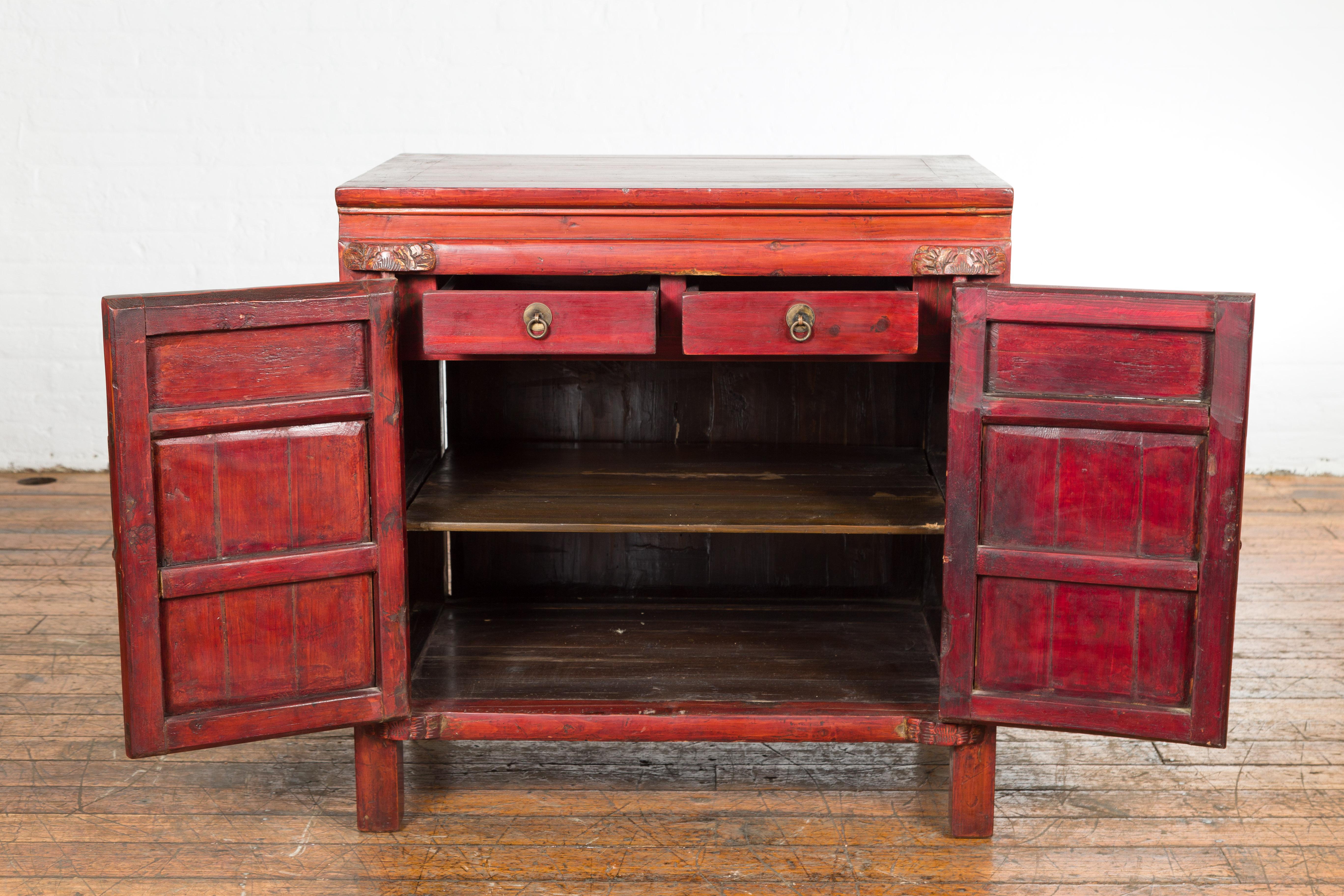 Chinese Red Lacquer Late Qing Dynasty Bedside Cabinet with Carved Décor For Sale 9