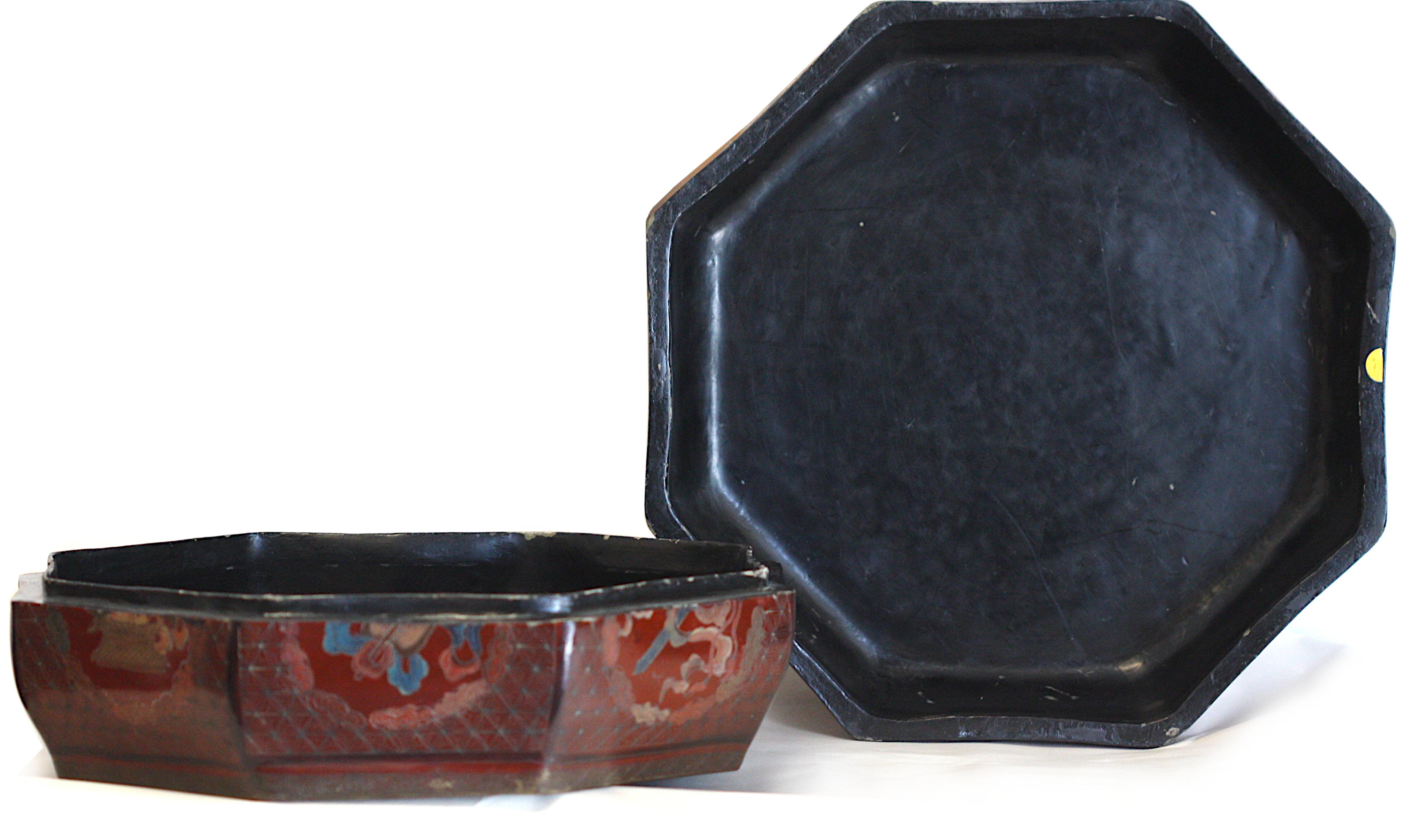 20th Century Chinese Red Lacquer Octagonal Box For Sale