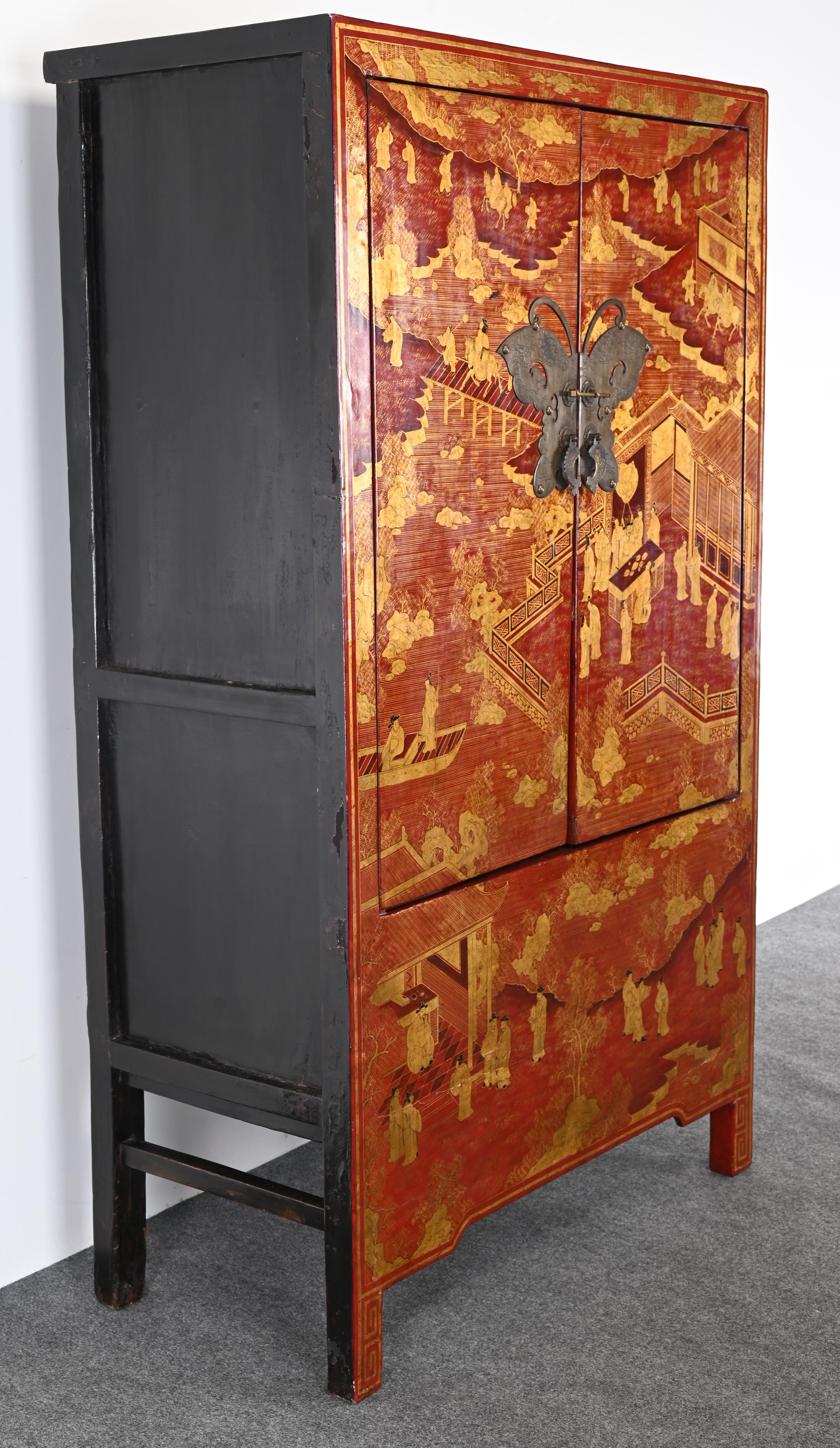 Chinese Red Lacquer Qing Style Cabinet, 20th Century For Sale 6
