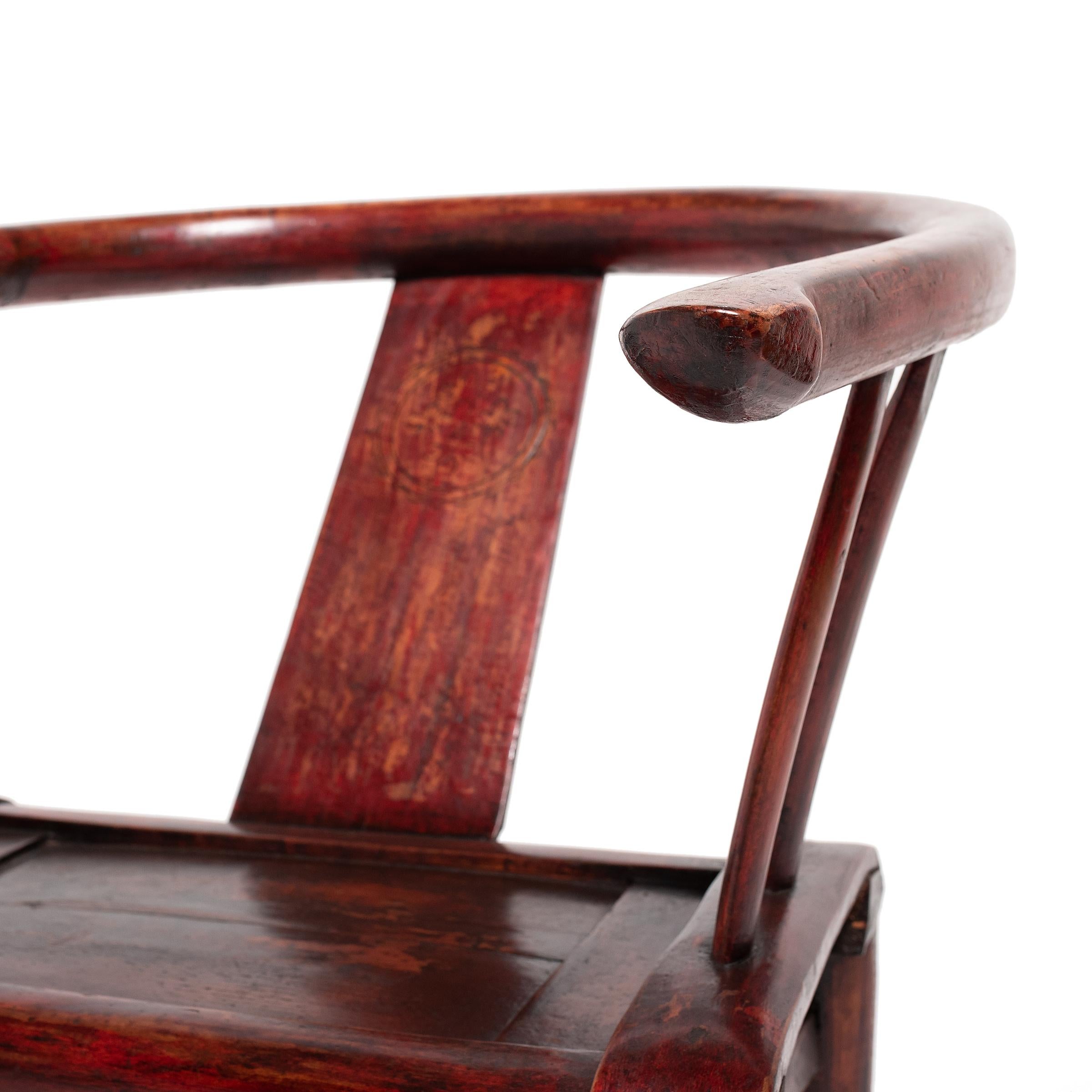 Chinesischer Rotlack-Stuhl mit runder Rückenlehne, um 1850 (19. Jahrhundert) im Angebot
