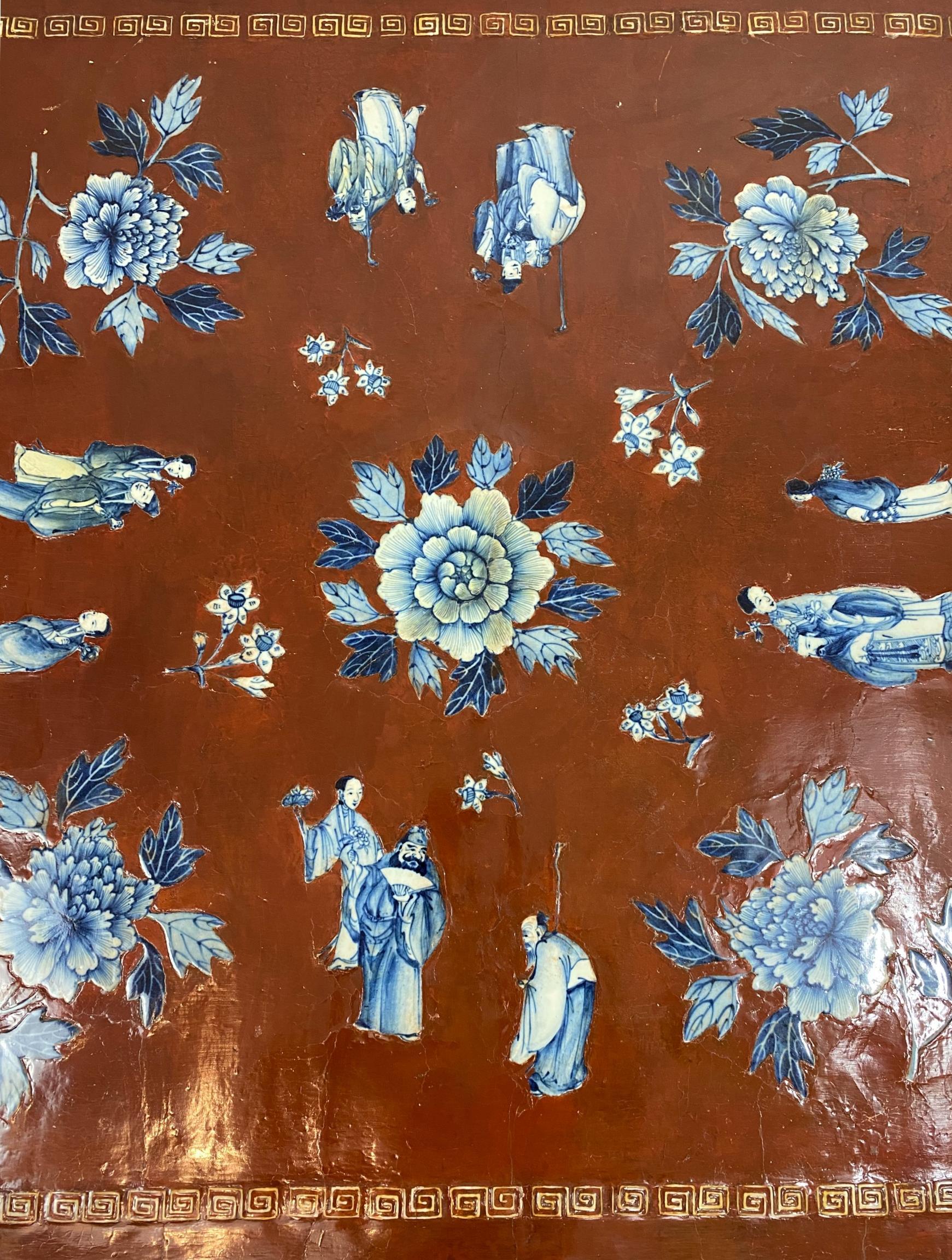 Chinese Red Lacquered Kang Table with Blue and White Porcelain Inlays 1