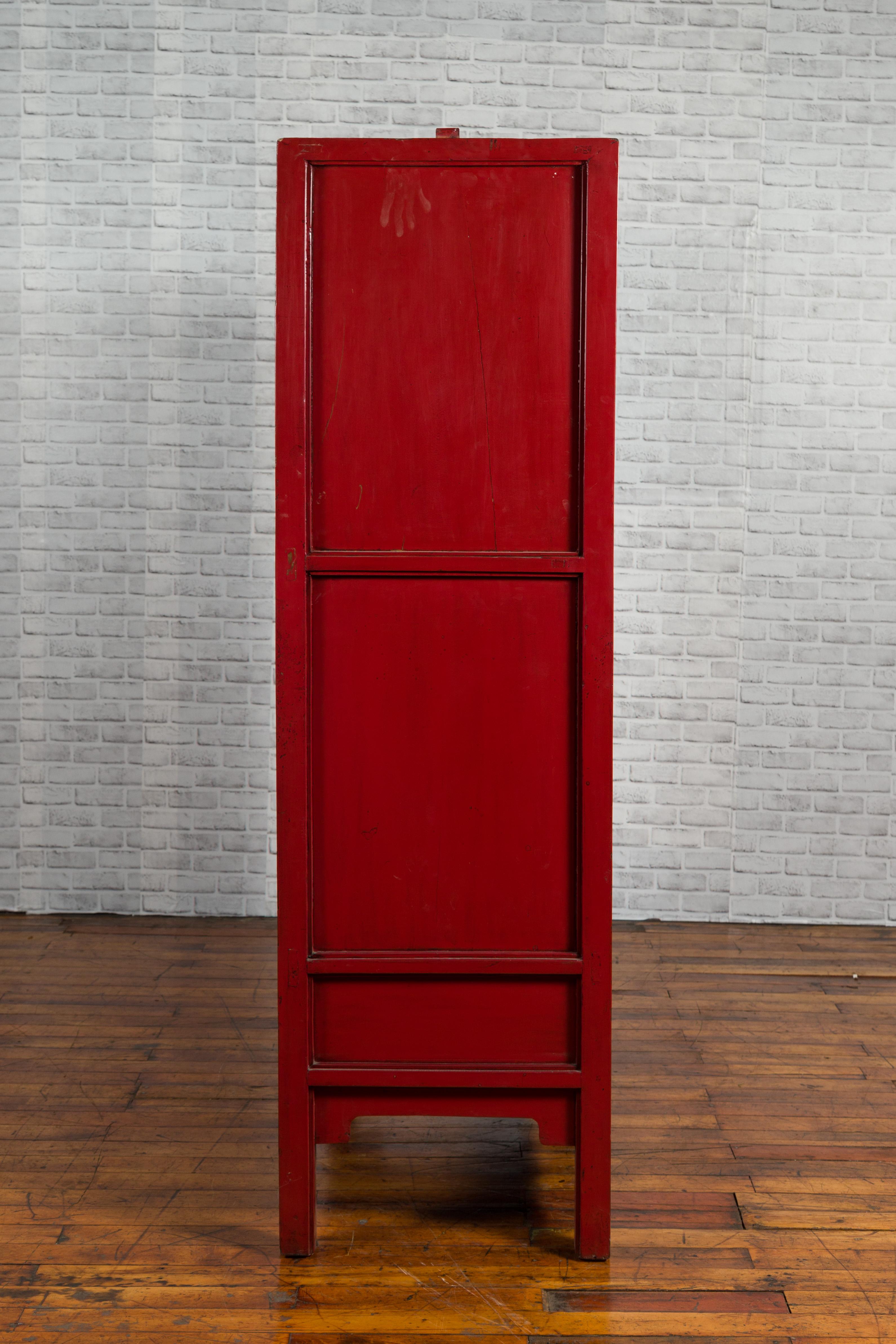 19th Century Red Lacquered Qing Dynasty Cabinet with Carved Dragons and Drawers For Sale 7