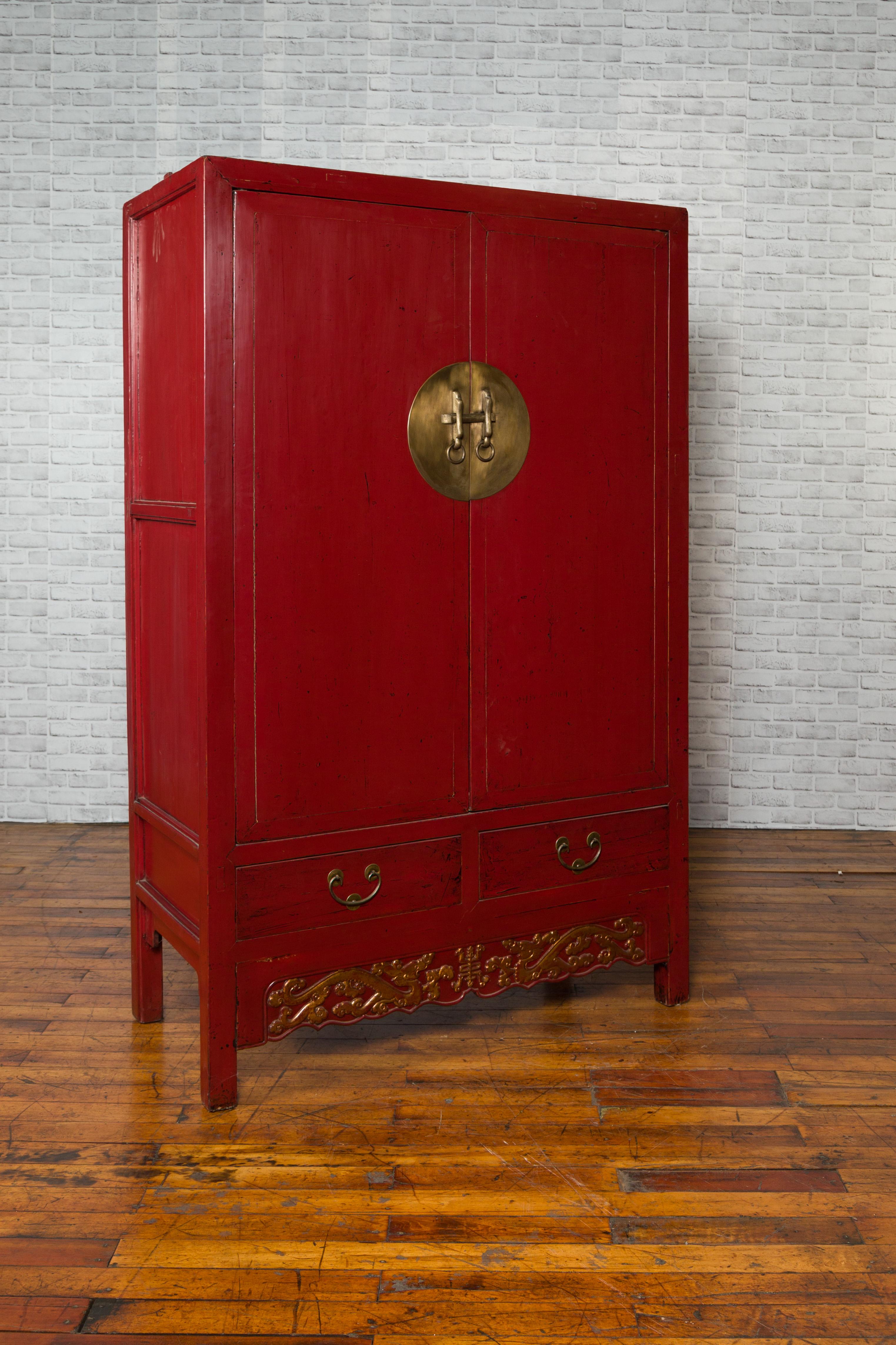 Chinese Red Lacquered Qing Dynasty 19th Century Cabinet with Carved Gilt Apron In Good Condition For Sale In Yonkers, NY