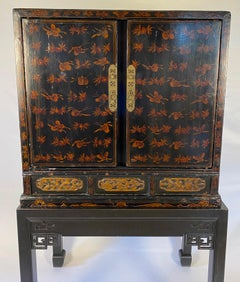 Chinese Red Lacquered Qing Dynasty 19th Century Dry Bar Cabinet