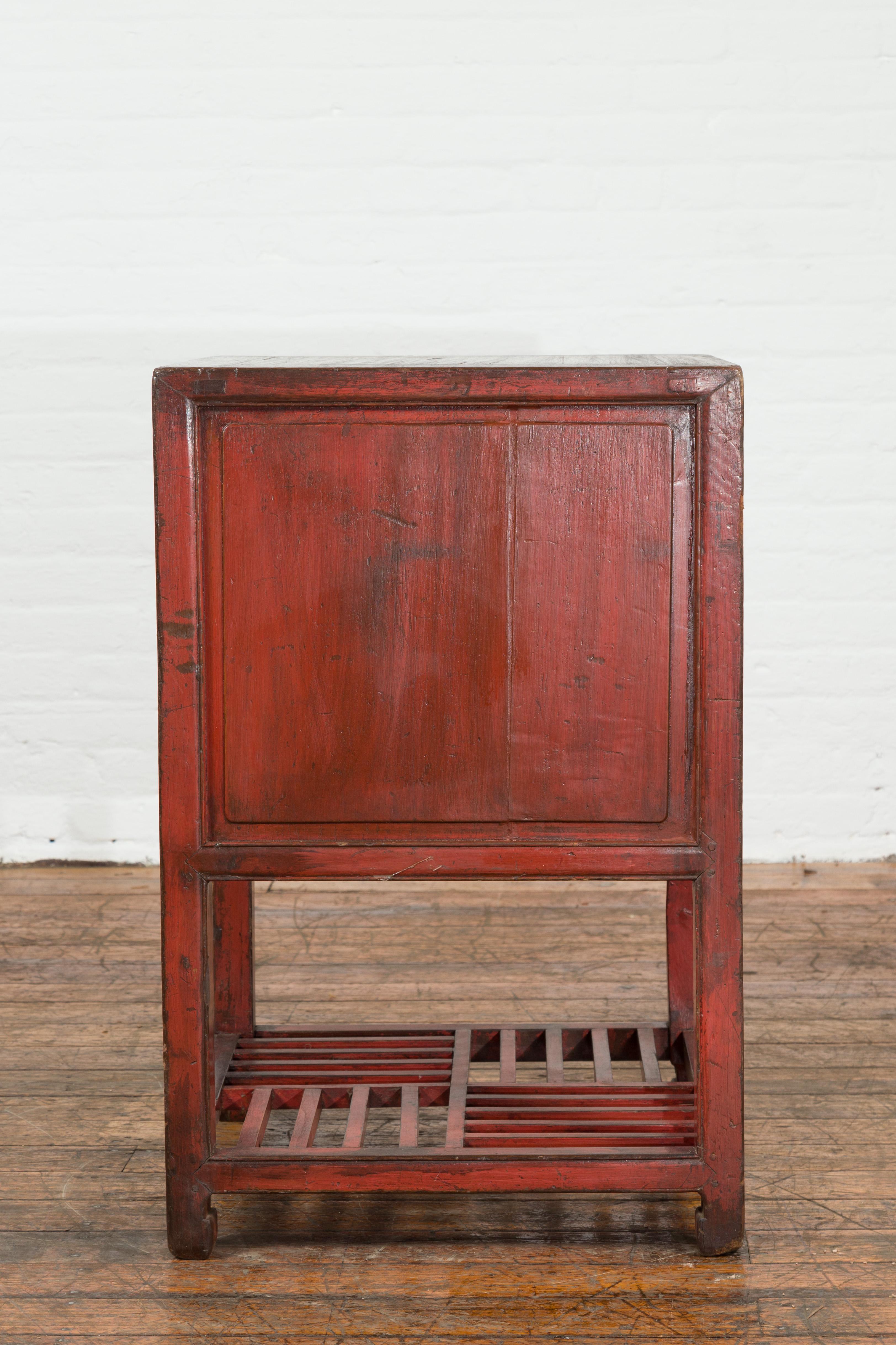 Chinese Red Lacquered Qing Dynasty 19th Century Cabinet with Drawer and Doors 8