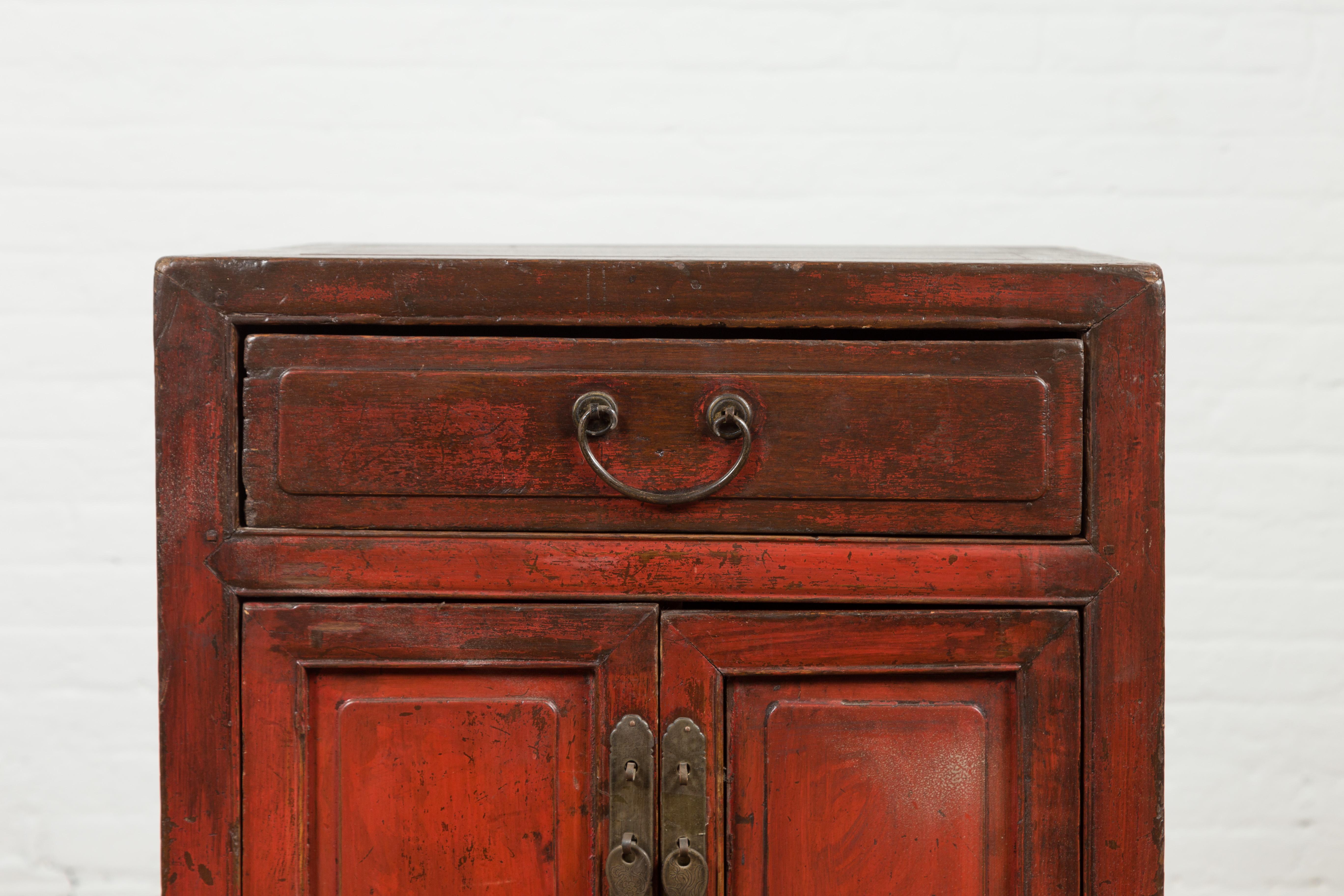 Chinese Red Lacquered Qing Dynasty 19th Century Cabinet with Drawer and Doors 1