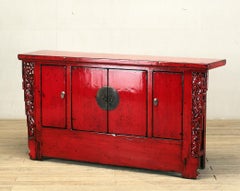 Buffet chinois laqué rouge à quatre portes restauré