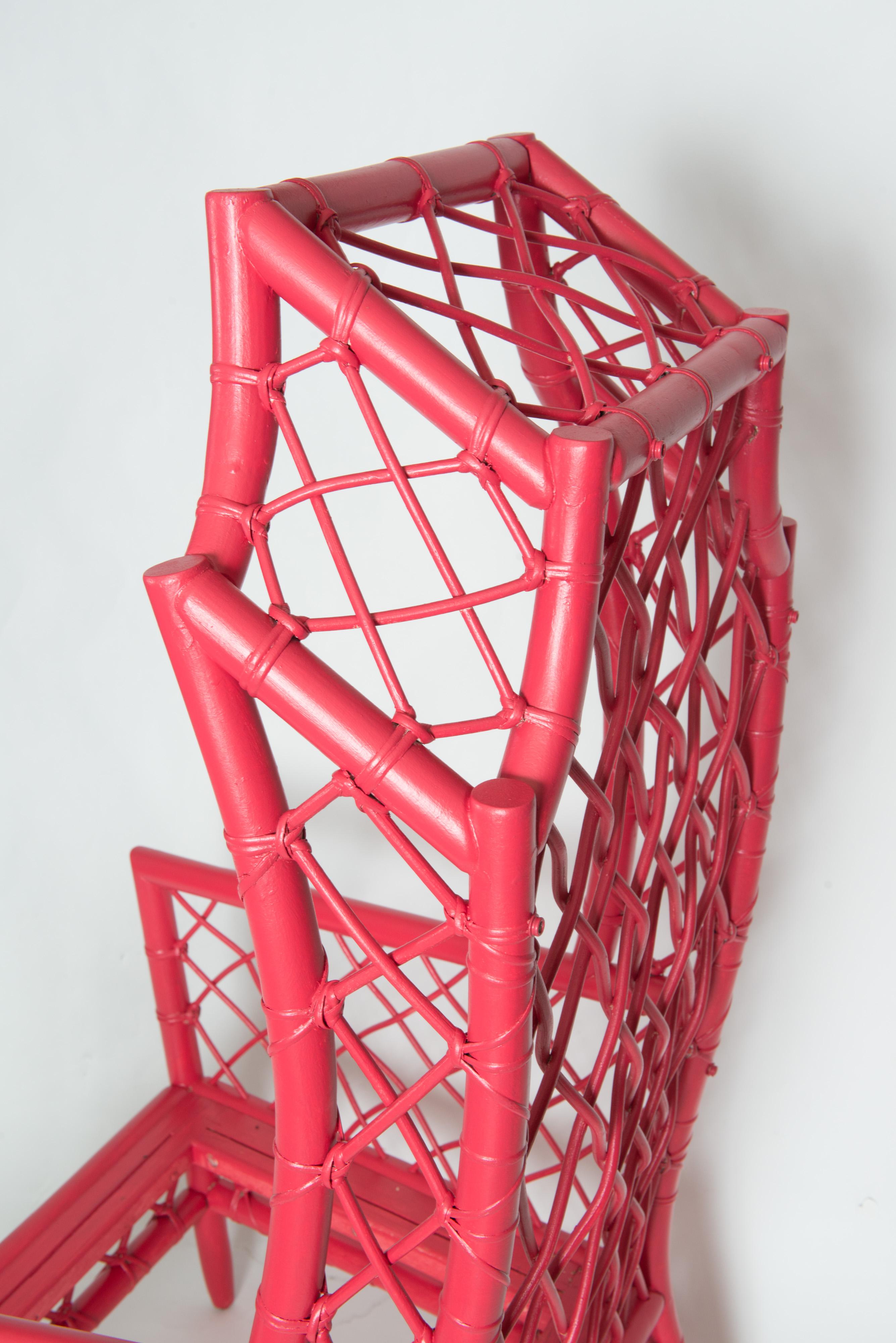 Sillón con Dosel o Porter de Ratán Rojo Chino Estadounidense en venta